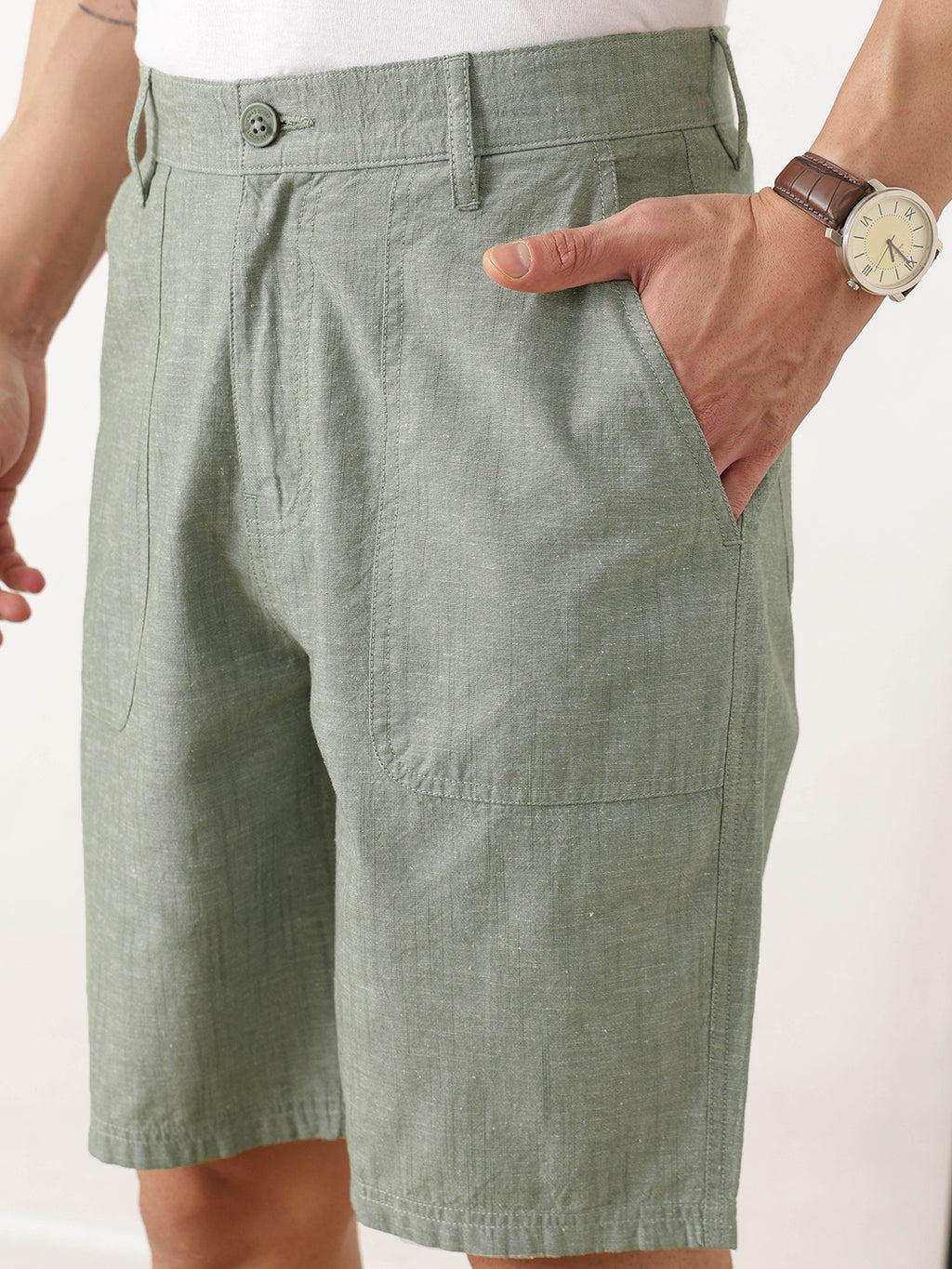 Thomas Scott Men Green Regular Fit Mid-Rise Solid Woven Cotton Linen Shorts