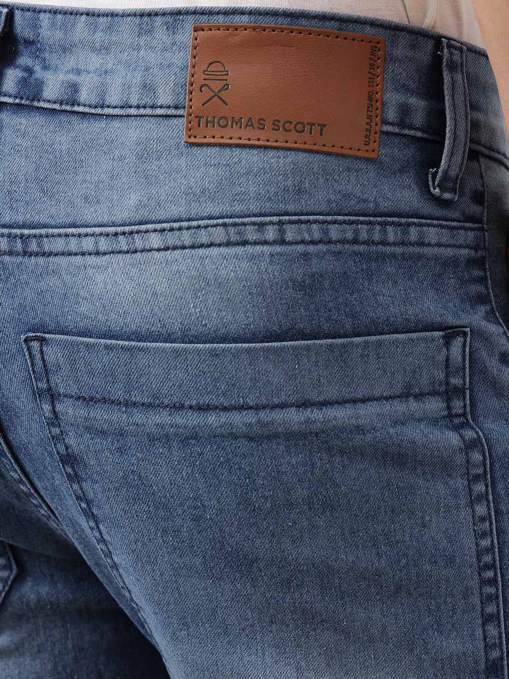 Mid Blue Smart Carrot Fit Mid-Rise Clean Look Stretchable Jeans For Men