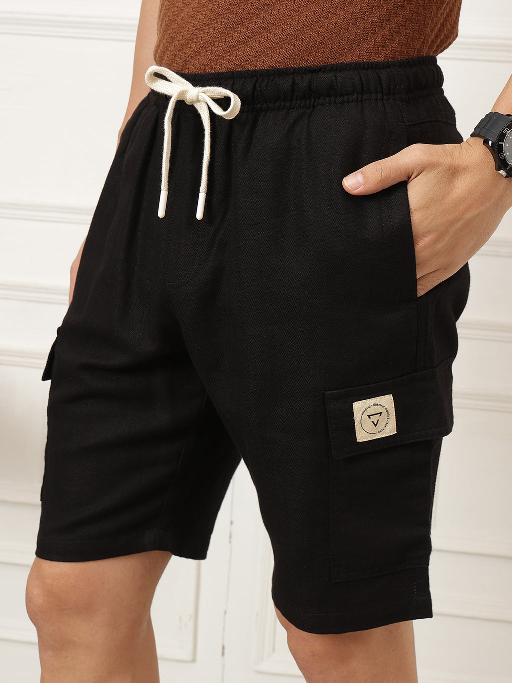 Black Regular Fit Mid-Rise Textured Cotton Linen Cargo Shorts For Men