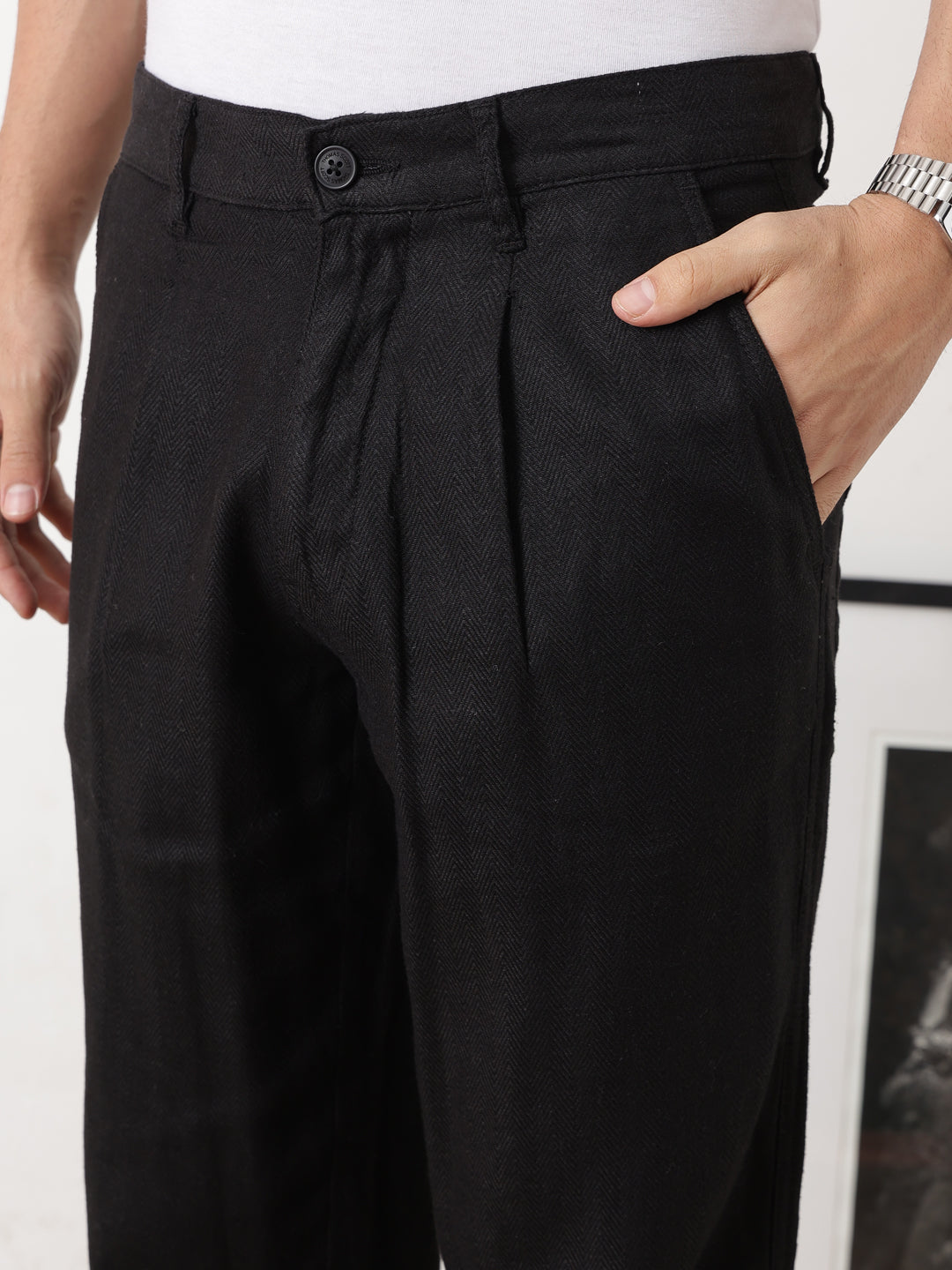 Black Smart Straight Fit Mid-Rise Solid Easy Wash Pleated Woven Linen Chinos Trouser For Men