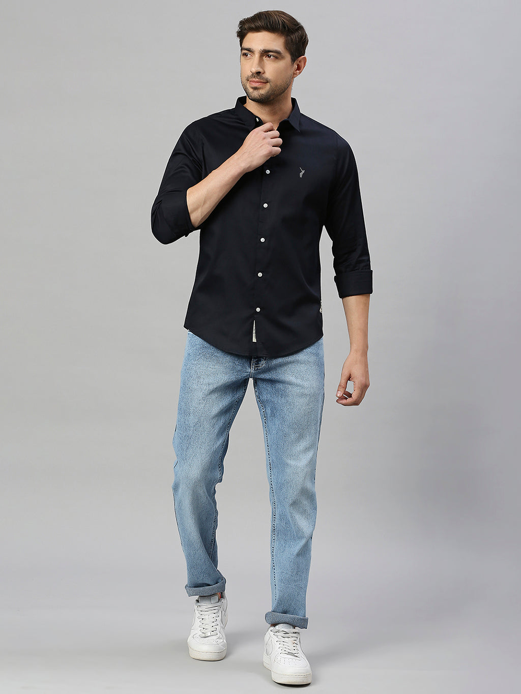 Thomas Scott Men Navy Classic Slim Fit Long Sleeves Spread Collar Solid Casual Shirt