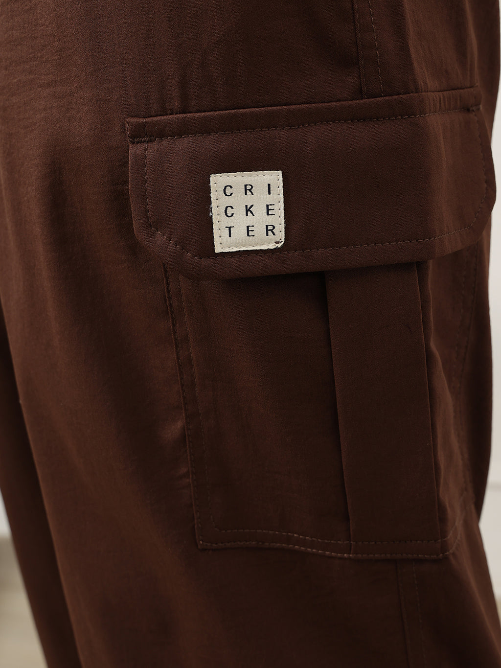 Brown Smart Easy Wash Relaxed Fit Mid-Rise Solid Woven Cargo Trouser For Men