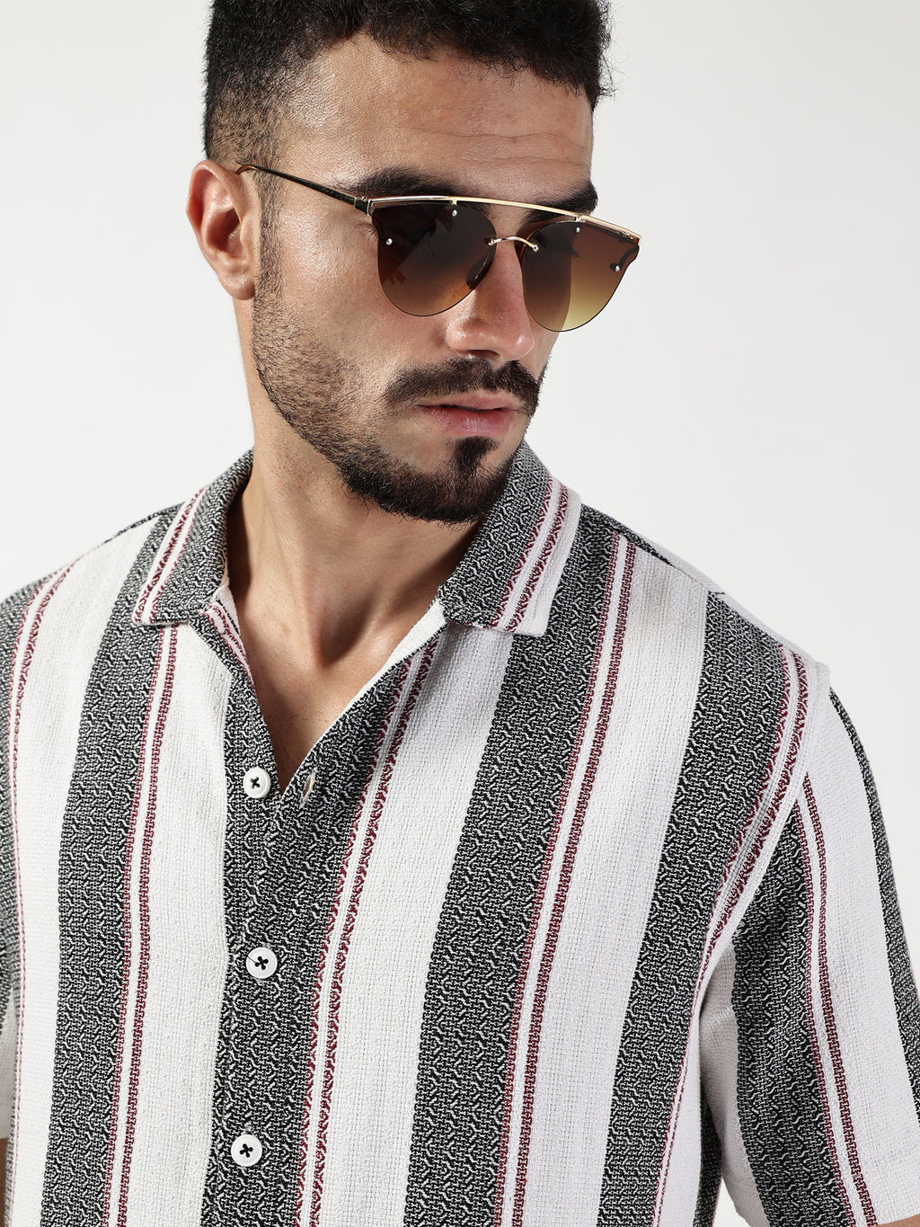 Thomas Scott Men White Premium Slim Fit Short Sleeves Spread Collar Vertical Stripes Cotton Casual Shirts