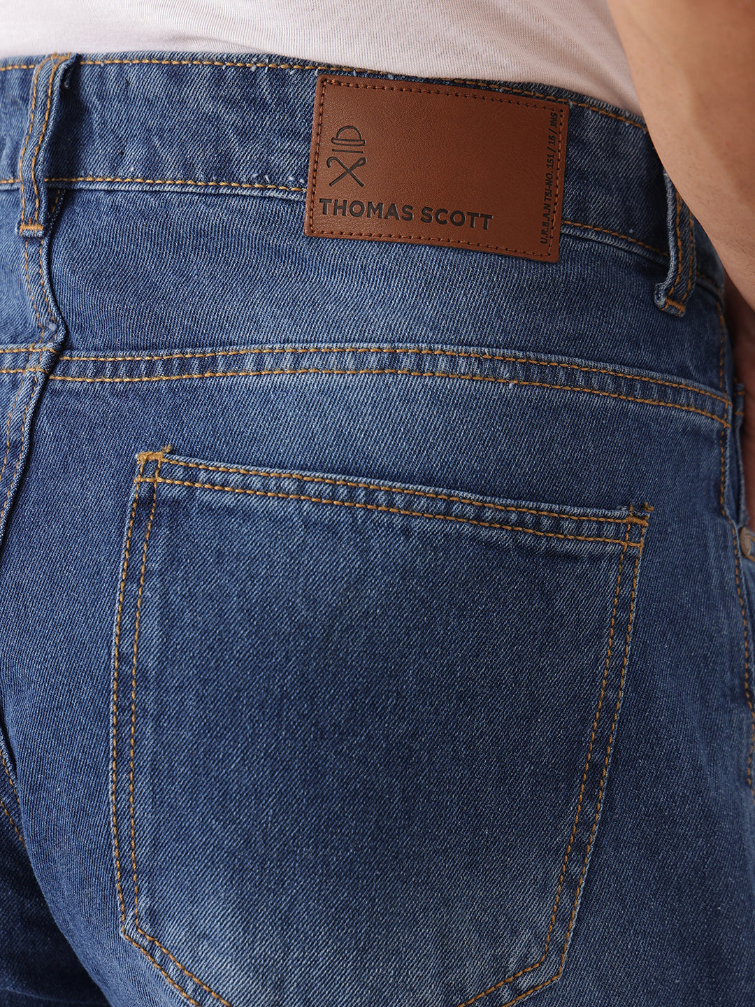 Thomas Scott Men Dark Blue Baggy Fit Mid-Rise Clean Look Non Stretchable Jeans