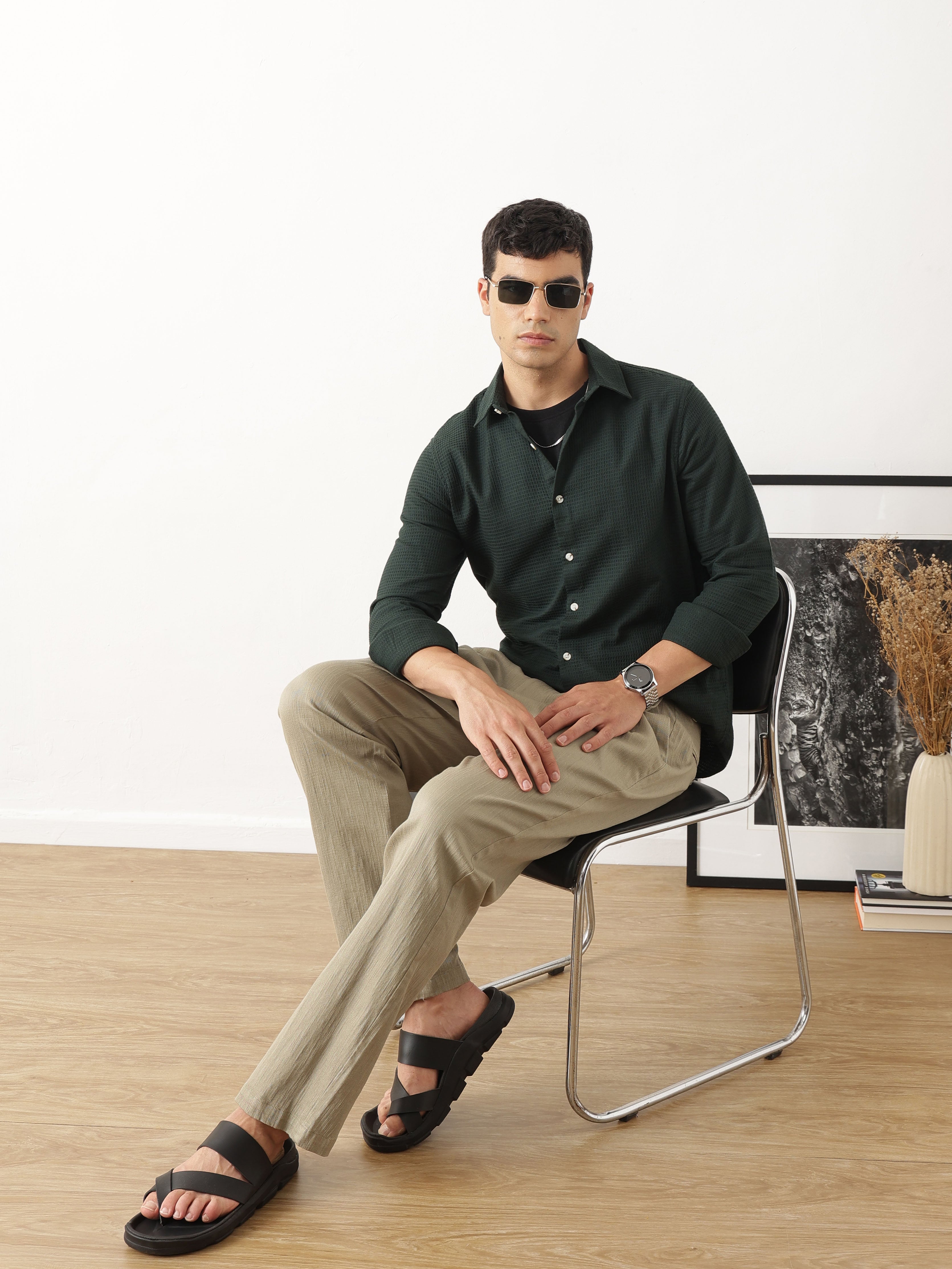 Thomas Scott Men Premium Green Regular Fit Long Sleeves Spread Collar Textured Casual Shirt