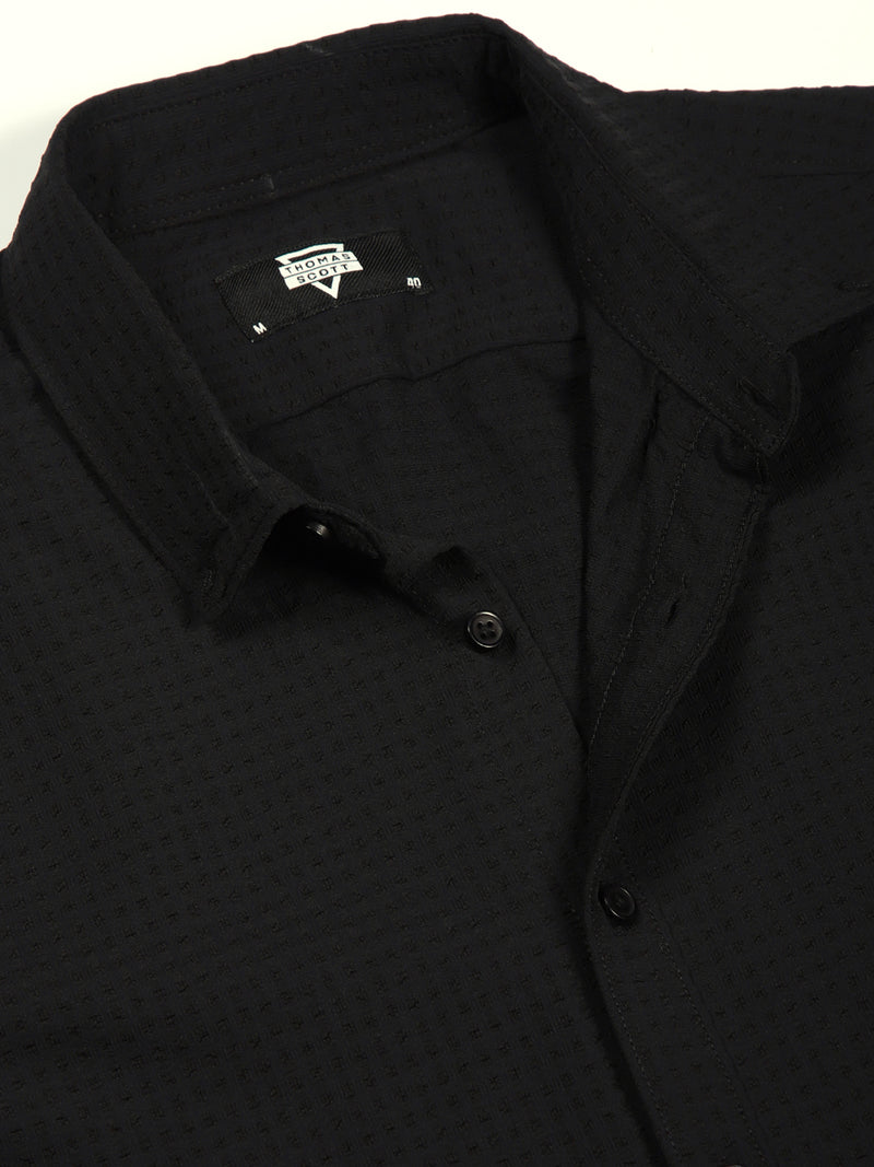 Thomas Scott Men Black Smart Button-Down Collar Textured Solid Slim Fit Casual Shirt