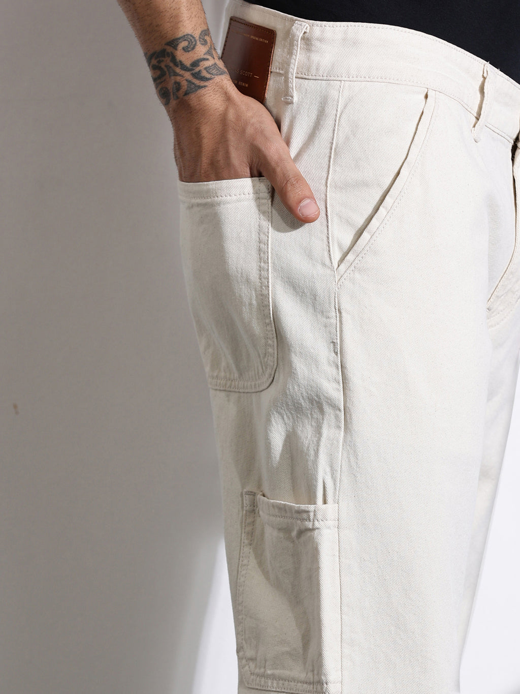 Thomas Scott Men Ecru Mid-Rise Loose Fit Stretchable Jeans