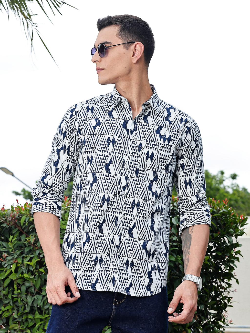 Thomas Scott Men Navy Blue Regular Fit Long Sleeves Geometric Print Pure Cotton Casual Shirt
