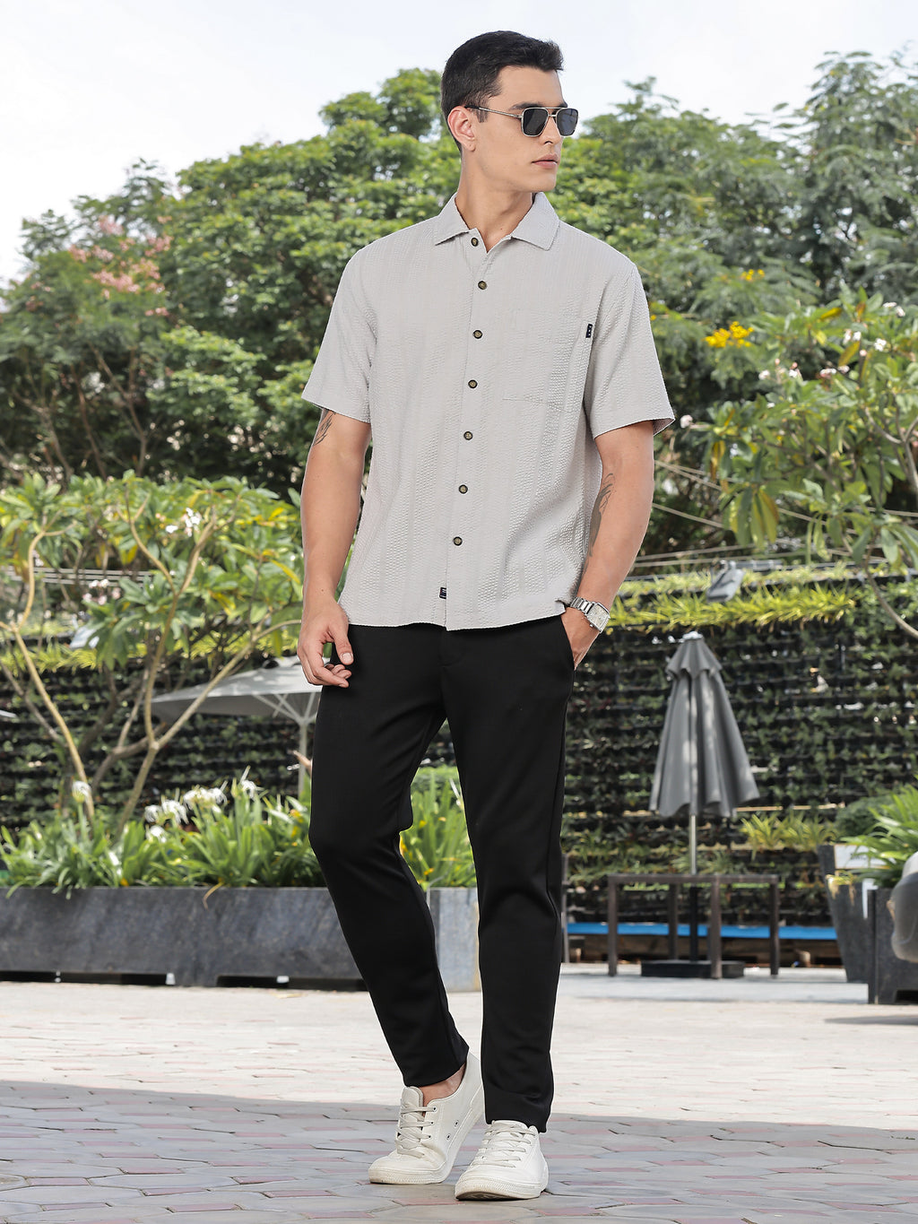 Thomas Scott Men Grey Slim Fit Short Sleeves Self Design Seersucker Shirt