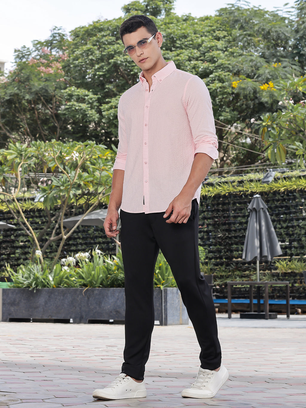 Thomas Scott Men Pink Slim Fit Long Sleeves Button-Down Collar Seersucker Shirt