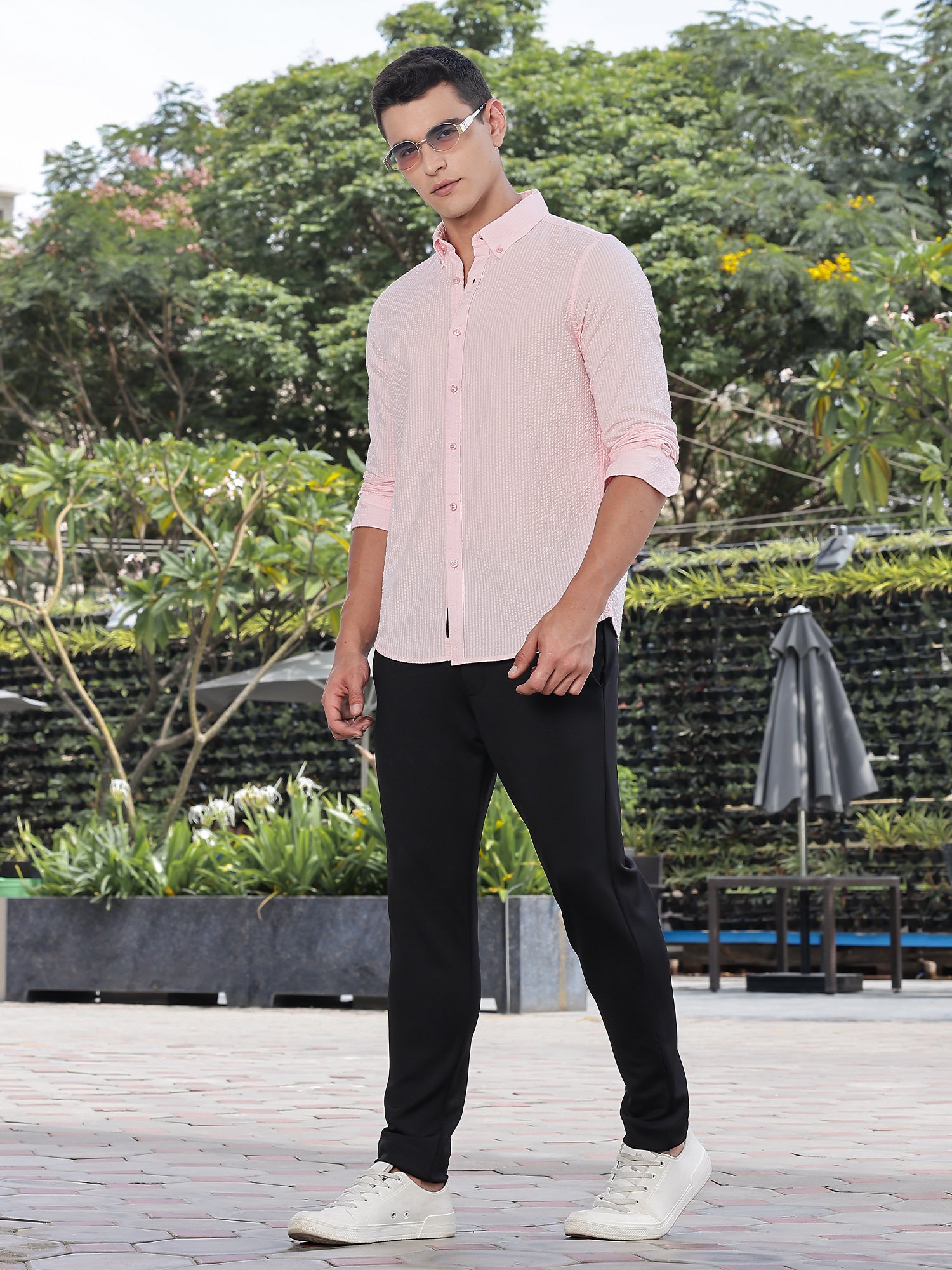 Thomas Scott Men Pink Slim Fit Long Sleeves Button-Down Collar Seersucker Shirt