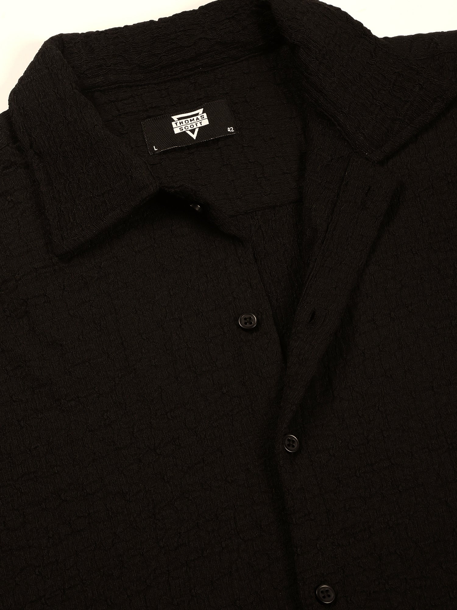 Thomas Scott Men Black Regular Fit Short Sleeves Cuban Collar Seersucker Shirt