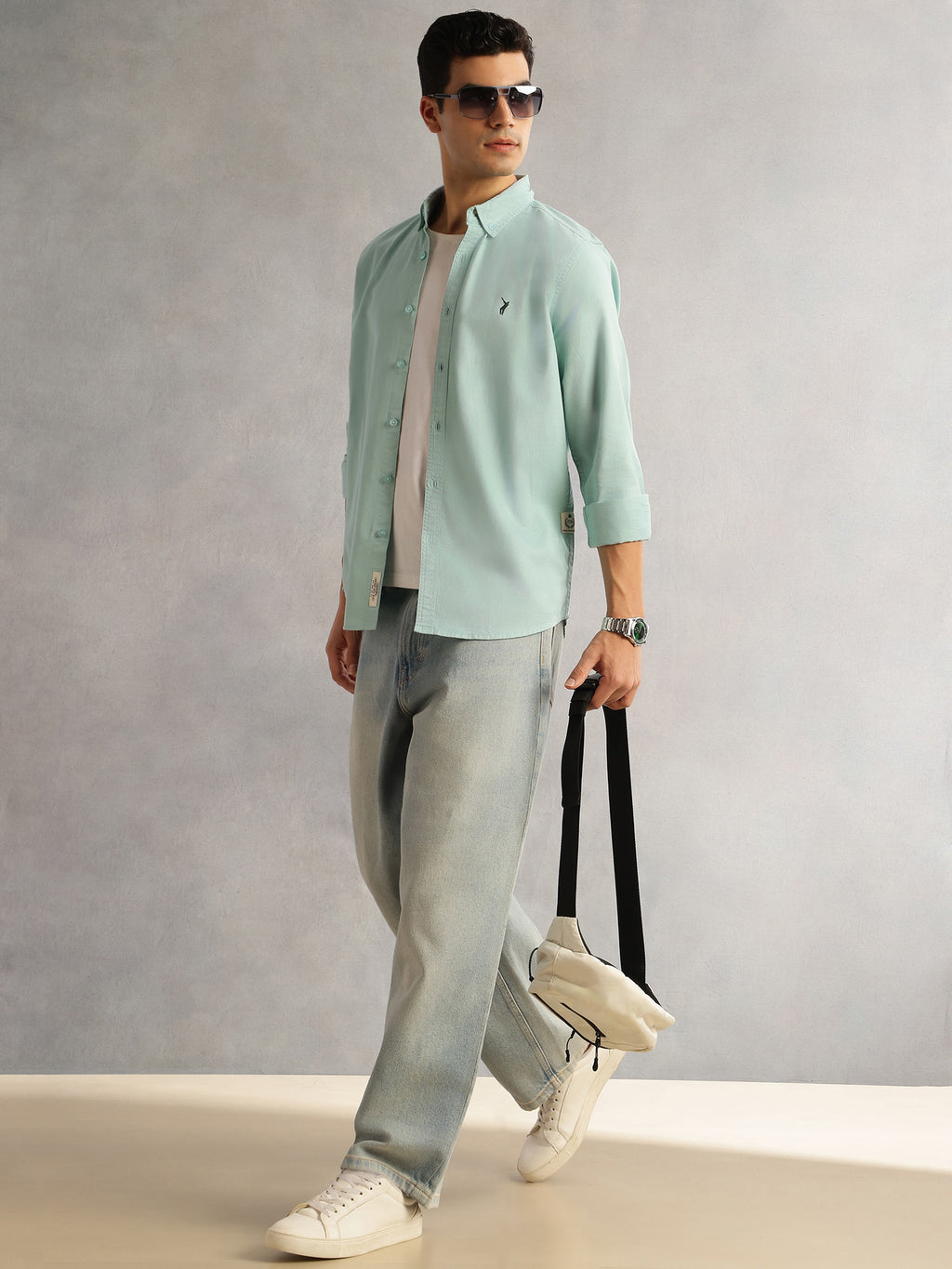 Thomas Scott Men Sea Green Slim Fit Long Sleeves Button Down Collar Solid Twill Casual Shirt