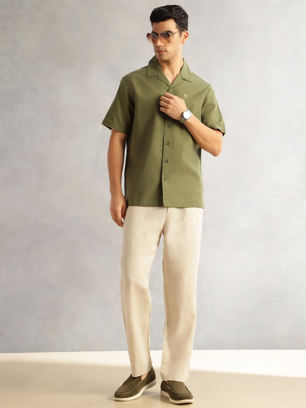Thomas Scott Men Green Oversized Fit Short Sleeves Cuban Collar Solid Cotton Linen Casual Shirt