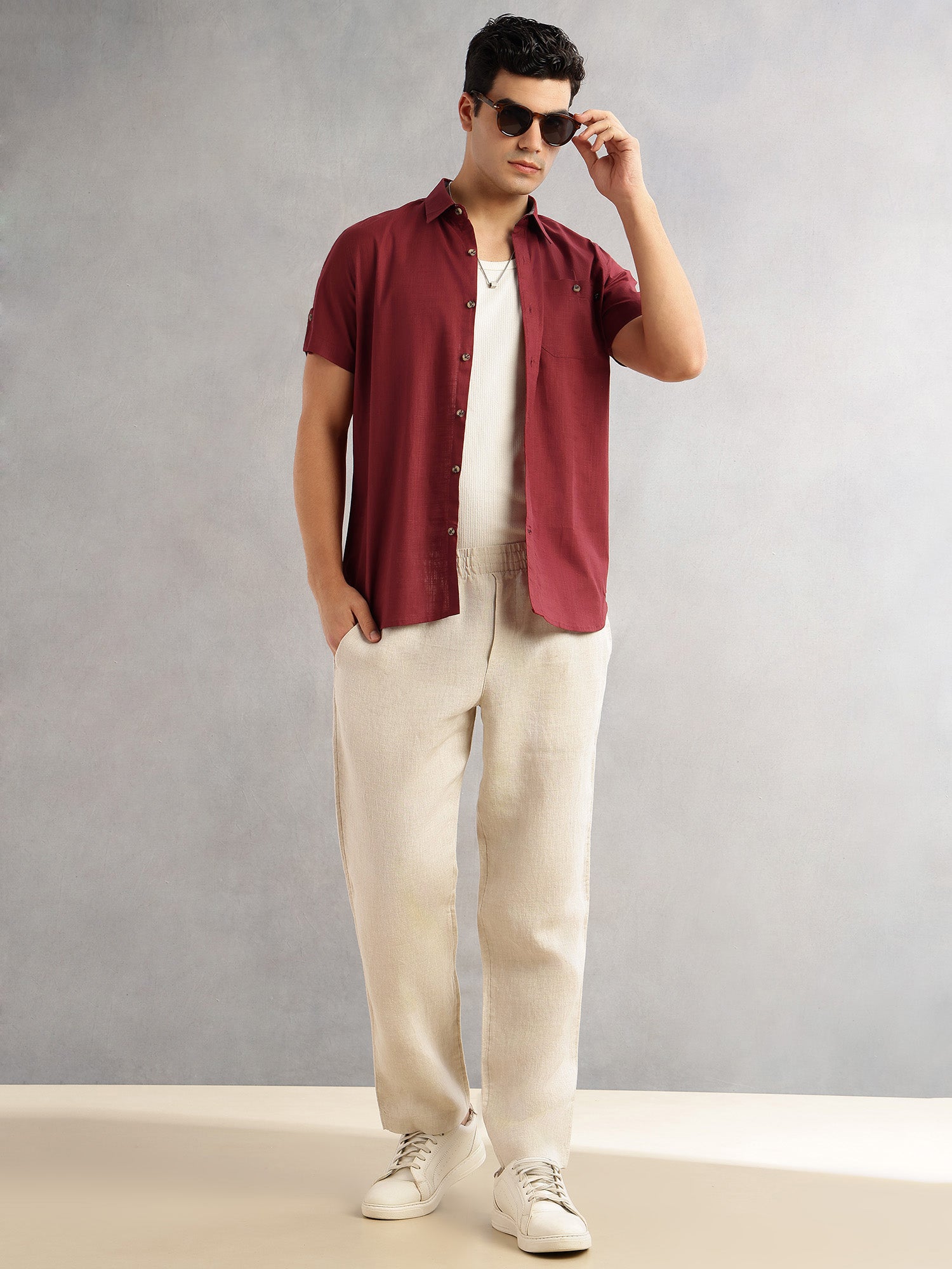Thomas Scott Men Maroon Regular Fit Short Sleeves Spread Collar 100% Cotton Casual Shirt