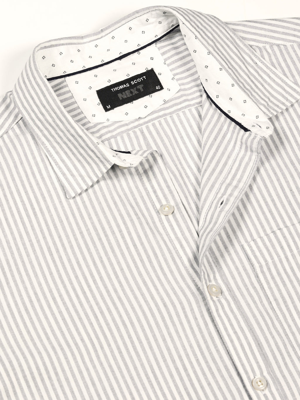 Thomas Scott Men White Slim Fit Long Sleeves Spread Collar Pinstripes Cotton Casual Shirt