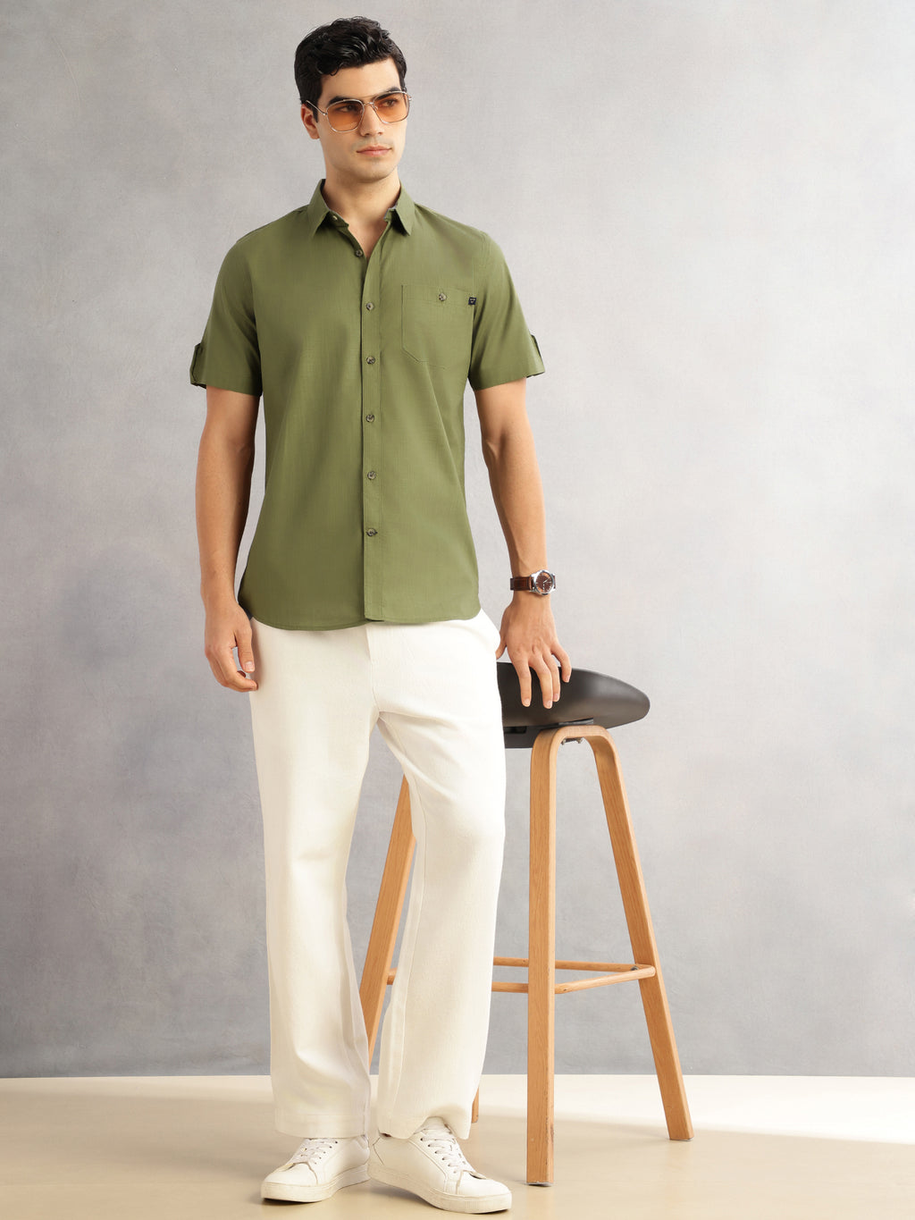 Thomas Scott Men Olive Regular Fit Short Sleeves Spread Collar 100% Cotton Casual Shirt