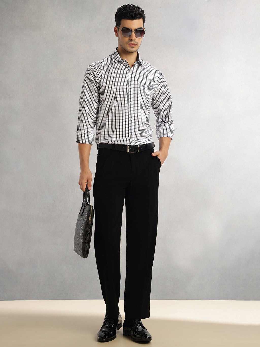 Thomas Scott Men Blue Regular Fit Long Sleeves Spread Collar Micro Checks 100% Cotton Formal Shirt