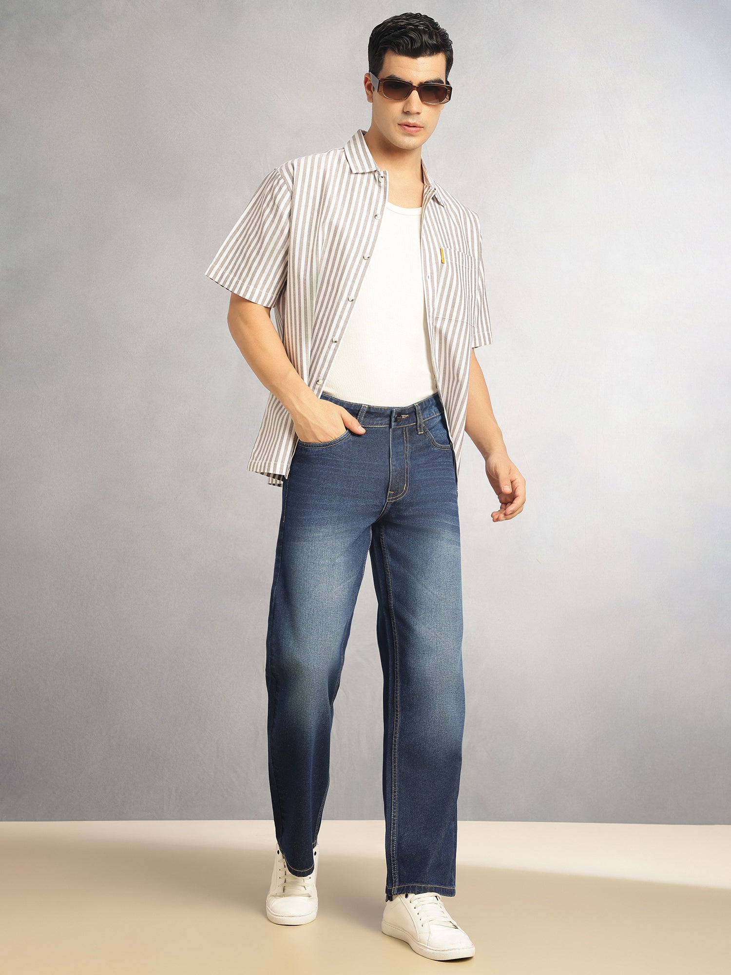 Thomas Scott Men Dark Blue Mid-Rise Baggy Fit Light Fade 100% Cotton Non Stretchable Jeans