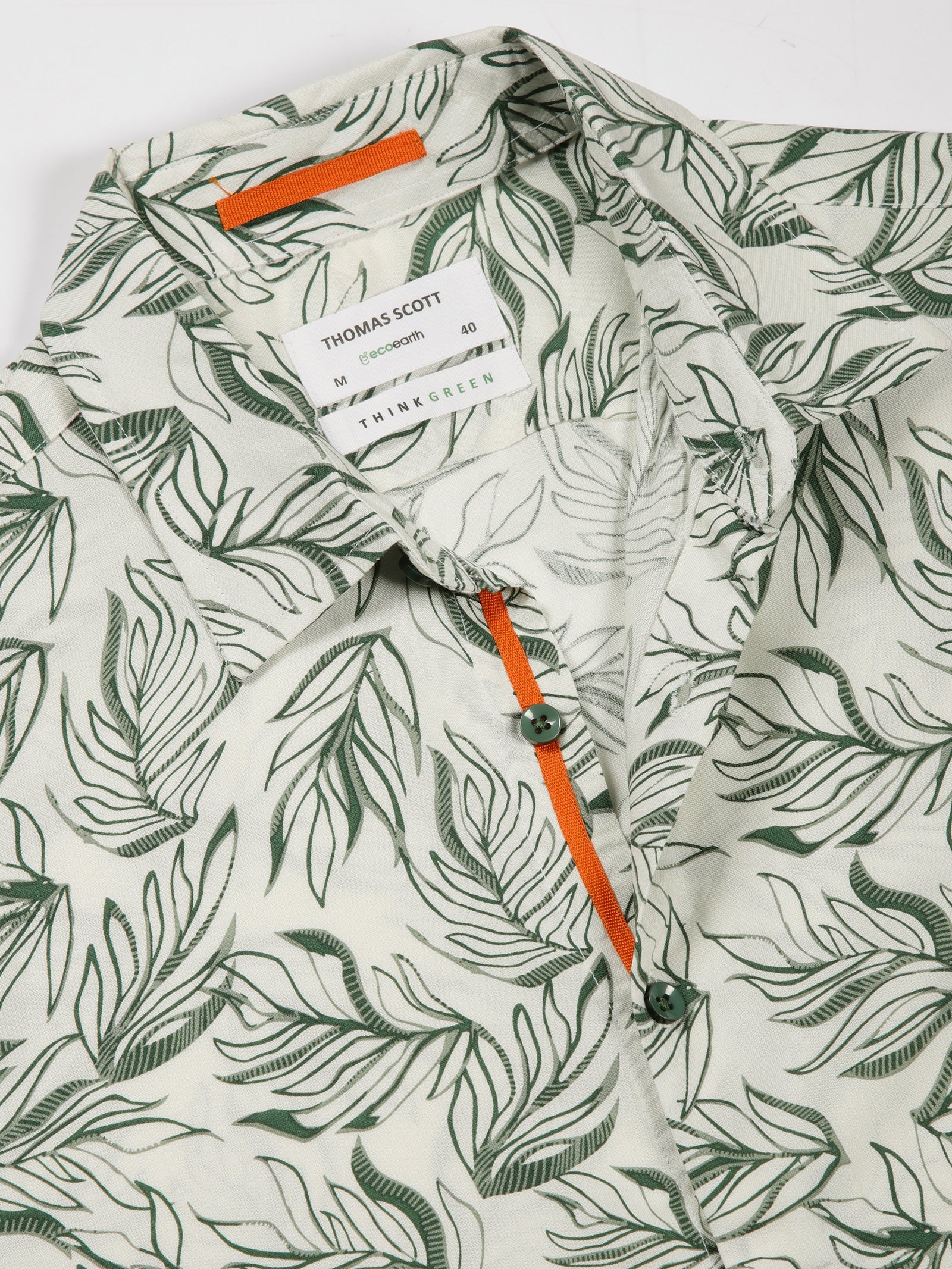 Thomas Scott Men Green Regular Fit Short Sleeves Spread Collar Tropical Printed Casual Shirt
