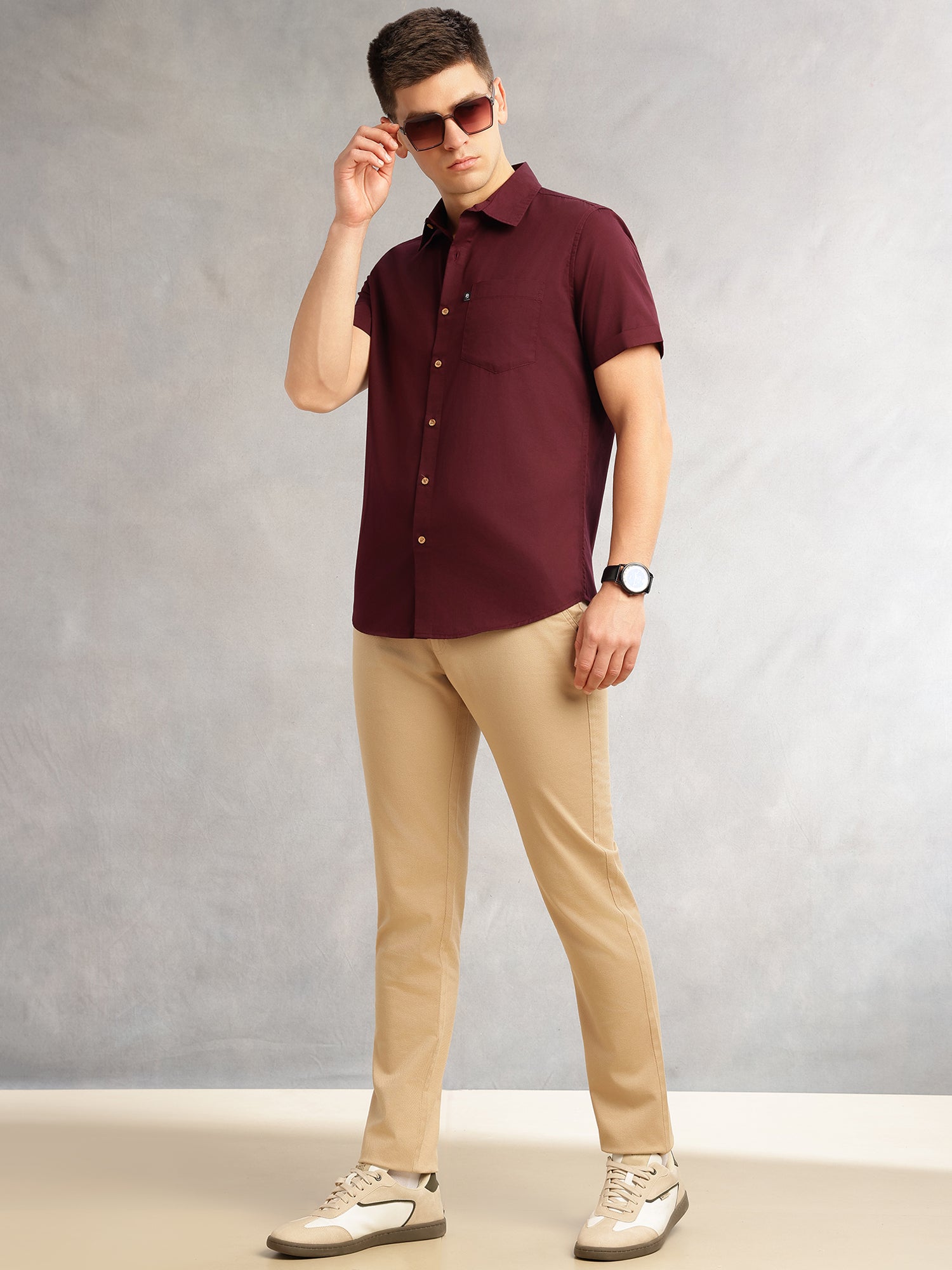 Thomas Scott Men Wine Slim Fit Short Sleeves Spread Collar Solid Casual Shirt