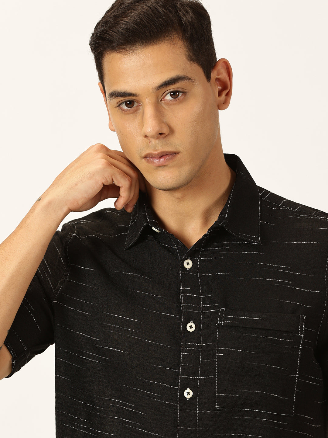 Thomas Scott Men Black Slim Fit Short Sleeves Spread Collar Textured Casual Shirt