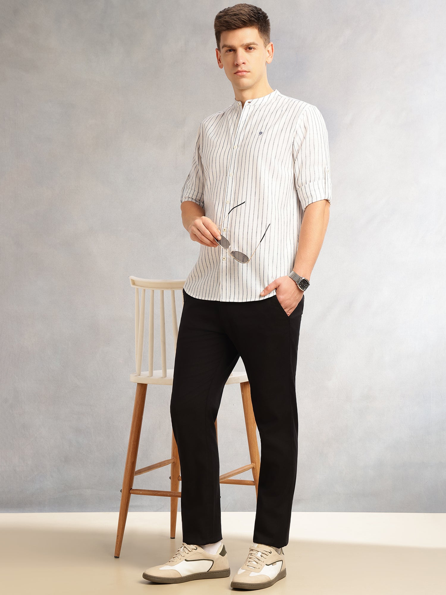 Thomas Scott Men Black Straight Fit Mid-Rise Solid 4 Pockets Woven Chinos Trouser