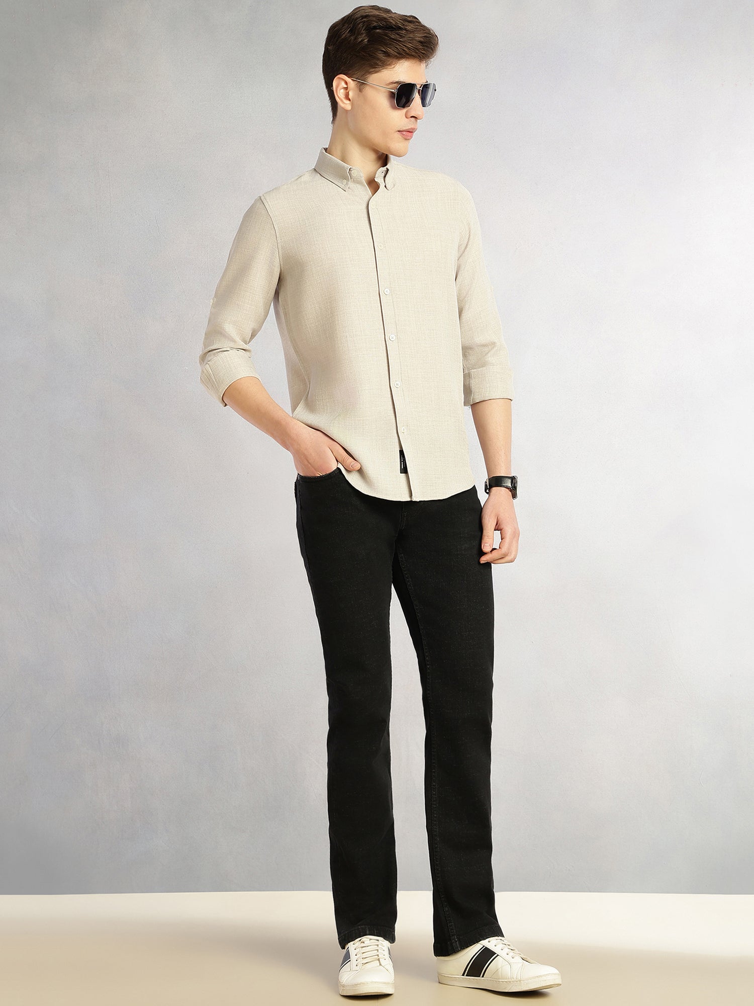 Thomas Scott Men Light Grey Slim Fit Long Sleeves Button-Down Collar Polyester Casual Shirt