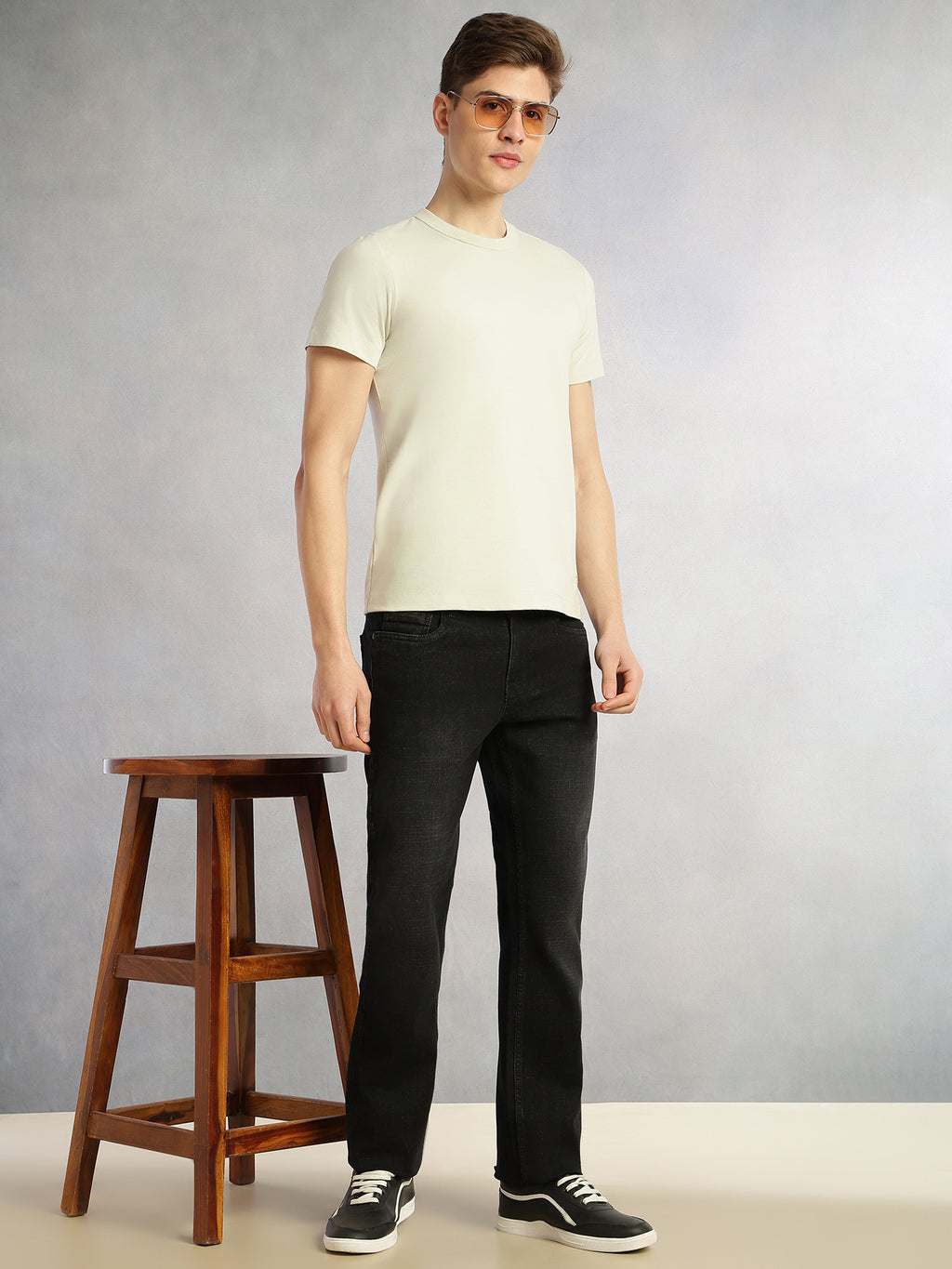 Thomas Scott Men Black Cricket Club Collection Straight Fit Mid-Rise Faded 5 Pockets Stretchable Jeans