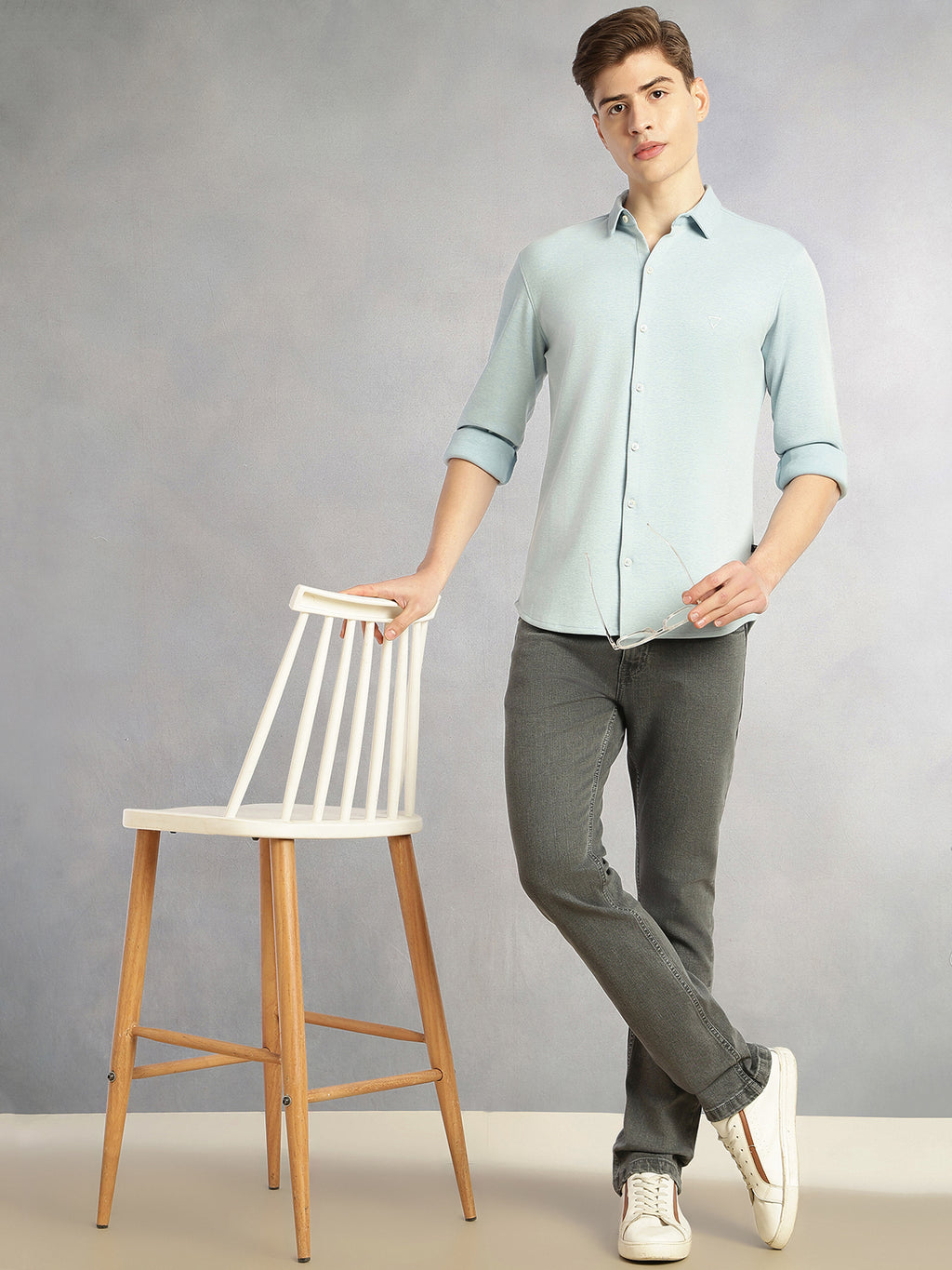 Thomas Scott Men Sky Blue Slim Fit Long Sleeves Spread Collar Solid Knitted Shirt