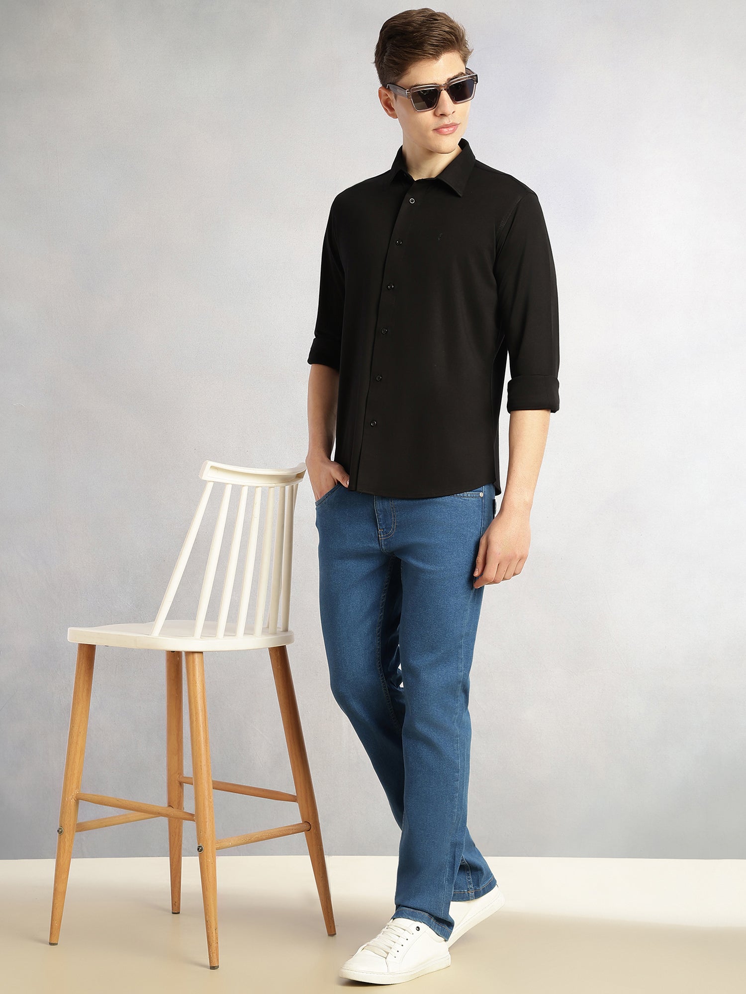 Thomas Scott Men Light Blue Cricket Club Collection Straight Fit Mid-Rise No Fade 5 Pockets Stretchable Jeans