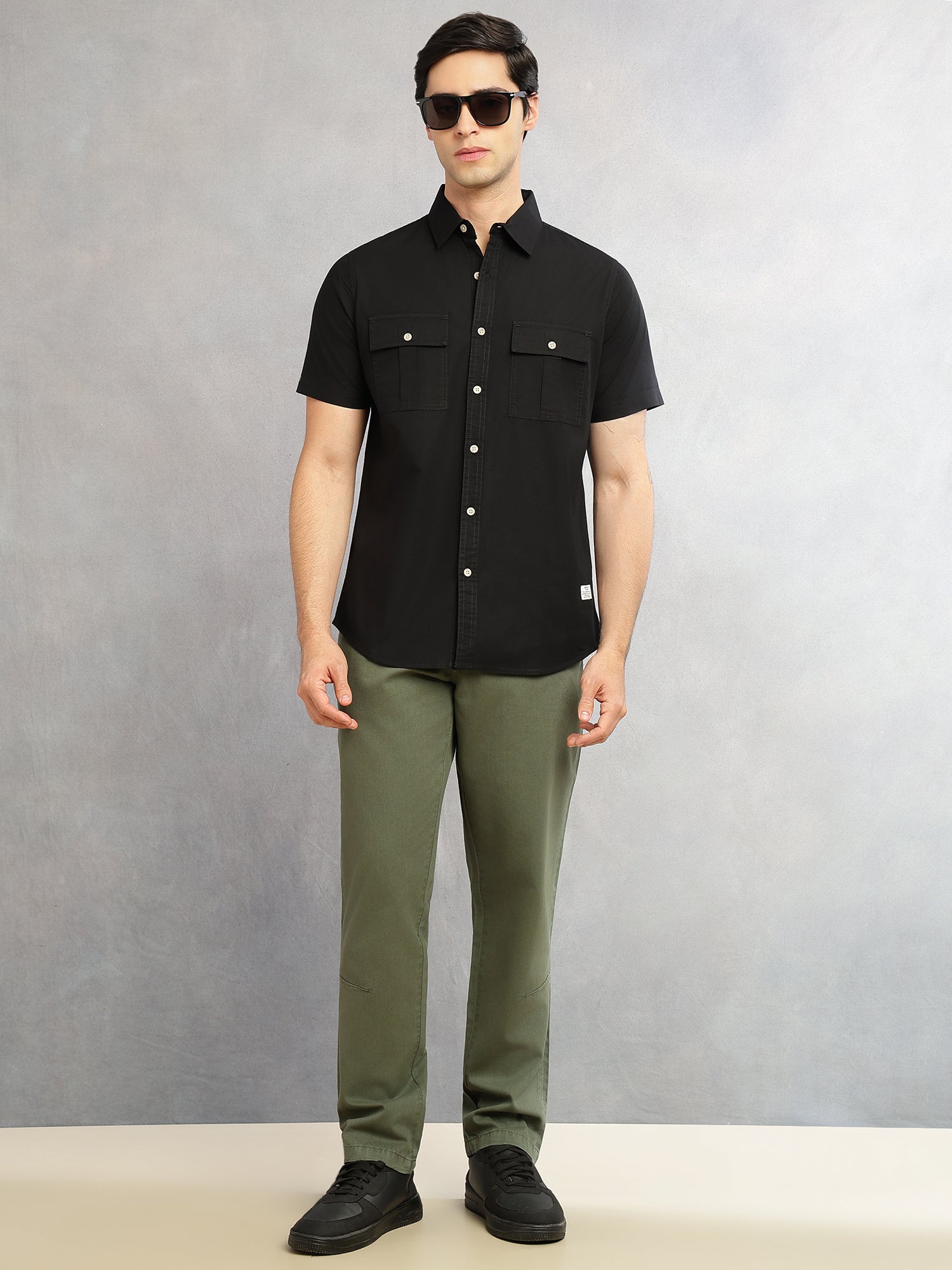 Thomas Scott Men Black Cricket Club Collection Slim Fit Short Sleeve Spread Collar 2 Flap Pockets Solid Design Cotton Twill Casual Shirt