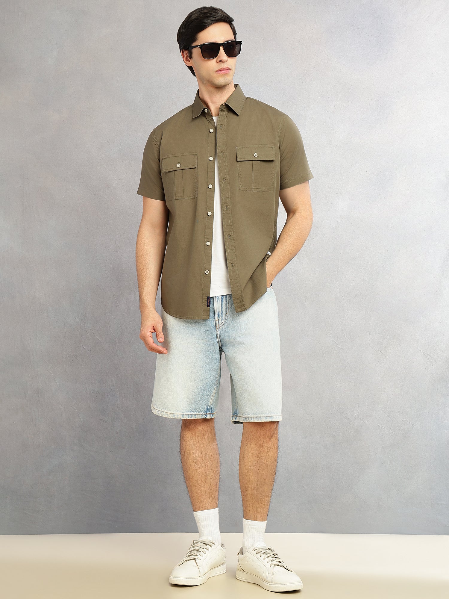 Thomas Scott Men Olive Cricket Club Collection Slim Fit Short Sleeve Spread Collar 2 Flap Pockets Solid Design Cotton Twill Casual Shirt