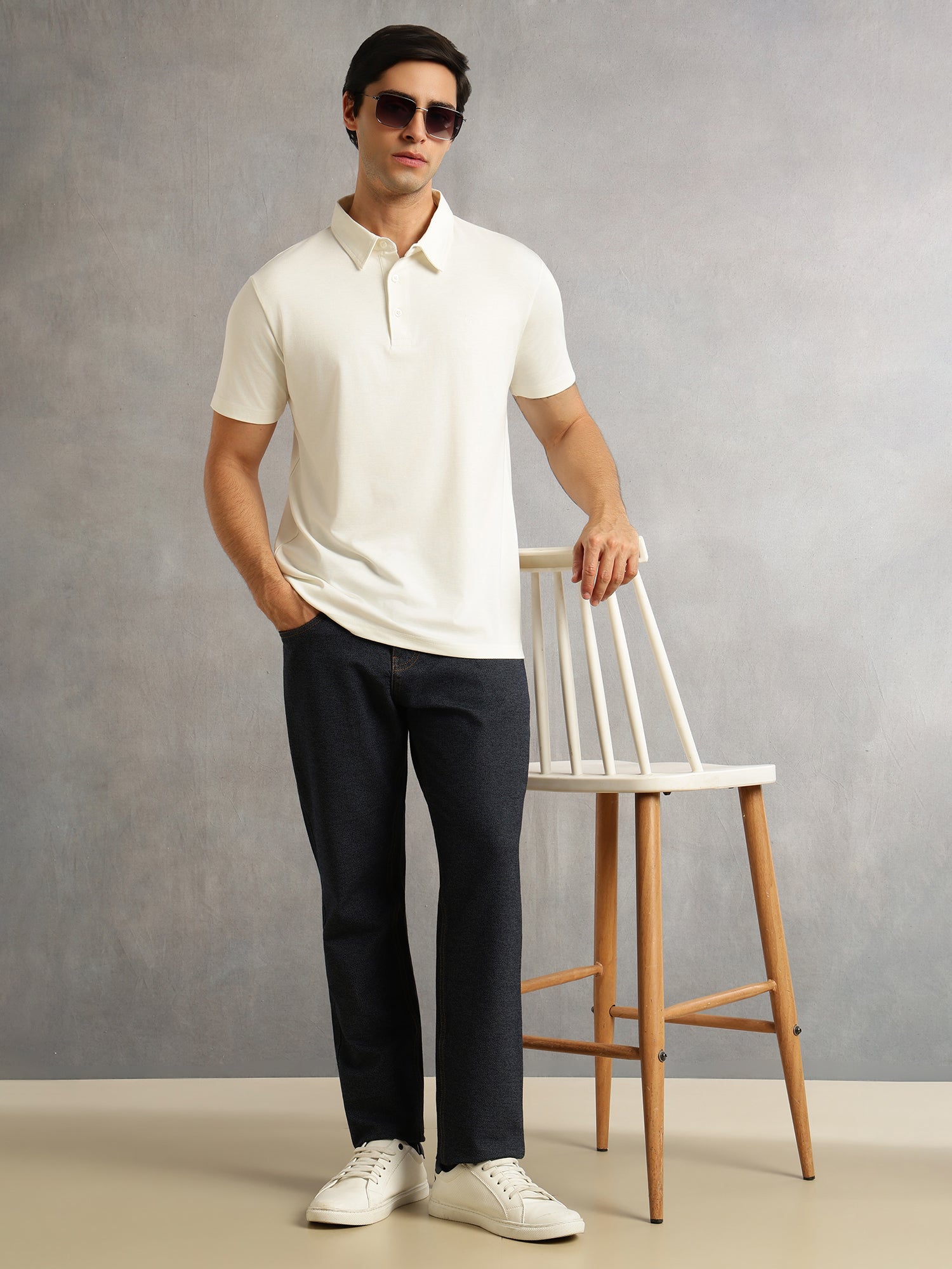 Thomas Scott Men Off White Regular Fit Short Sleeves Viscose Rayon Solid Knitted Polo Collar Performance Tshirt