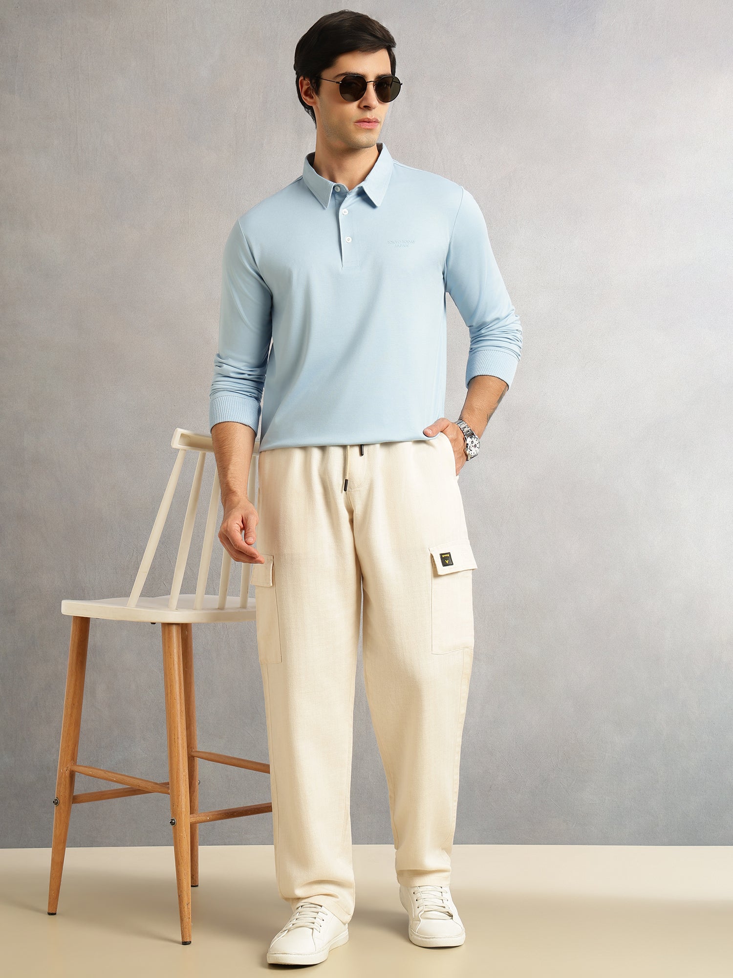 Thomas Scott Men Cream Regular Fit Mid-Rise Linen Cargo Trouser with Drawstring Closure , 5 Pocket Design