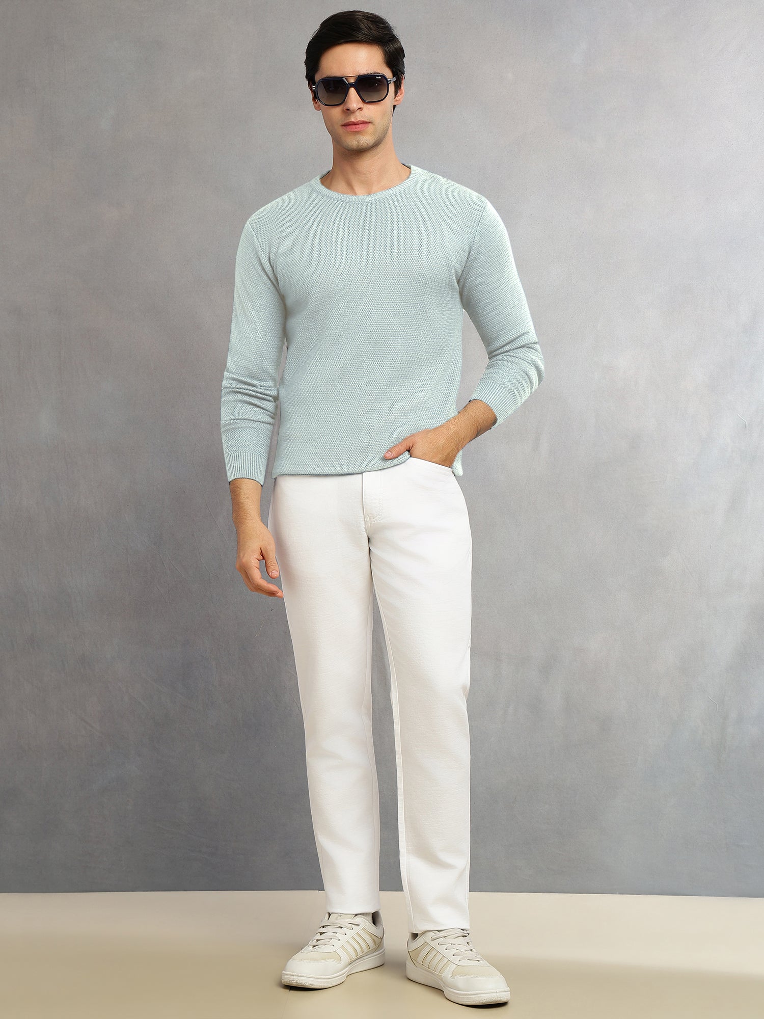 Thomas Scott Men White Smart Straight Fit Mid-Rise Solid 5-Pocket Design Woven Chinos Trouser