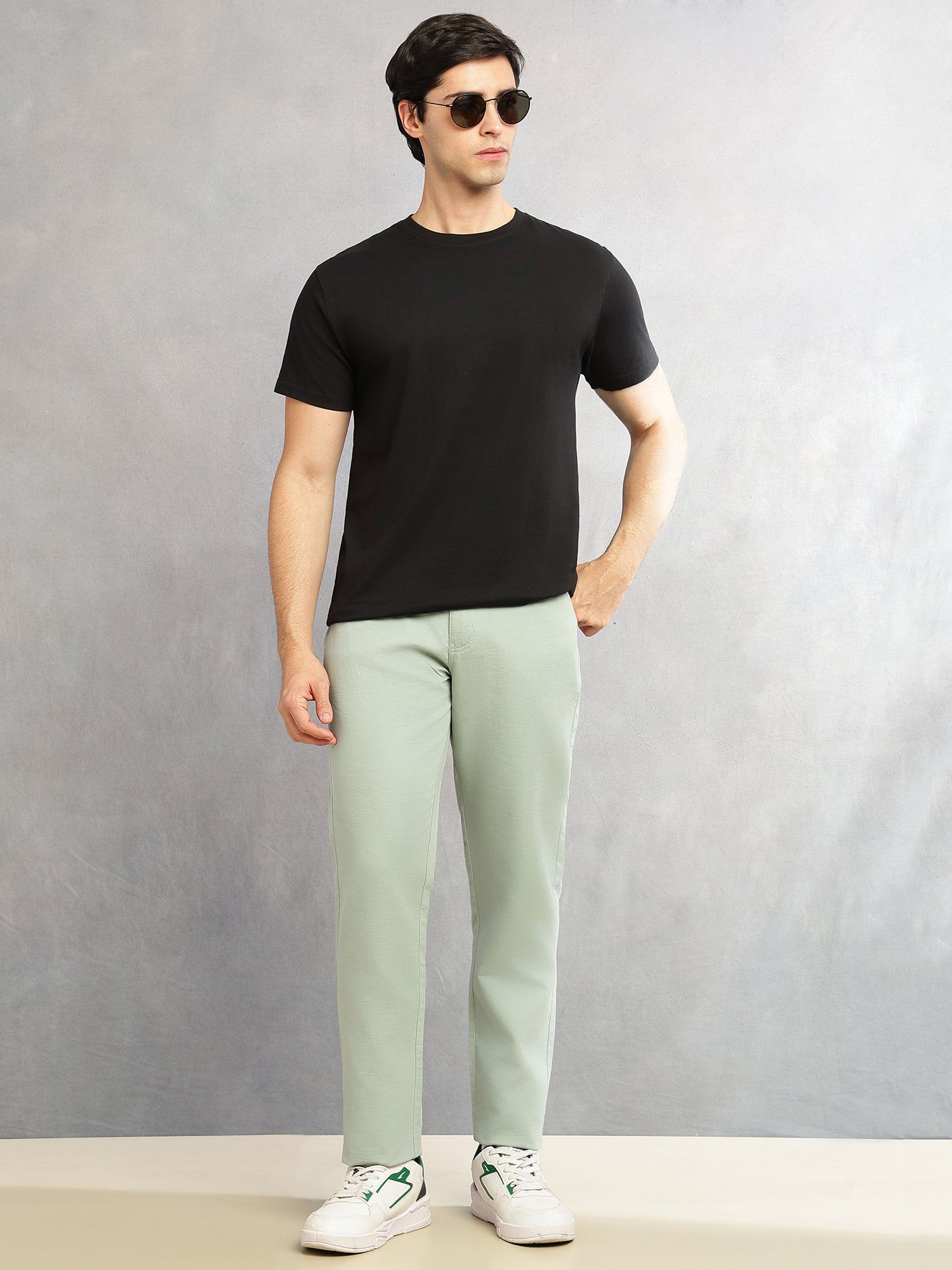 Thomas Scott Men Mint Smart Straight Fit Mid-Rise Solid 5-Pocket Design Woven Chinos Trouser