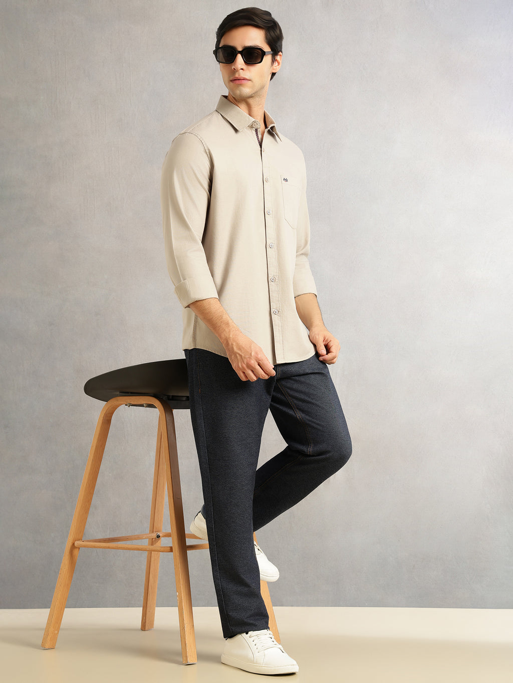 Thomas Scott Men Grey Slim Fit Long Sleeves Solid Spread Collar 100% Cotton Twill Casual Shirt