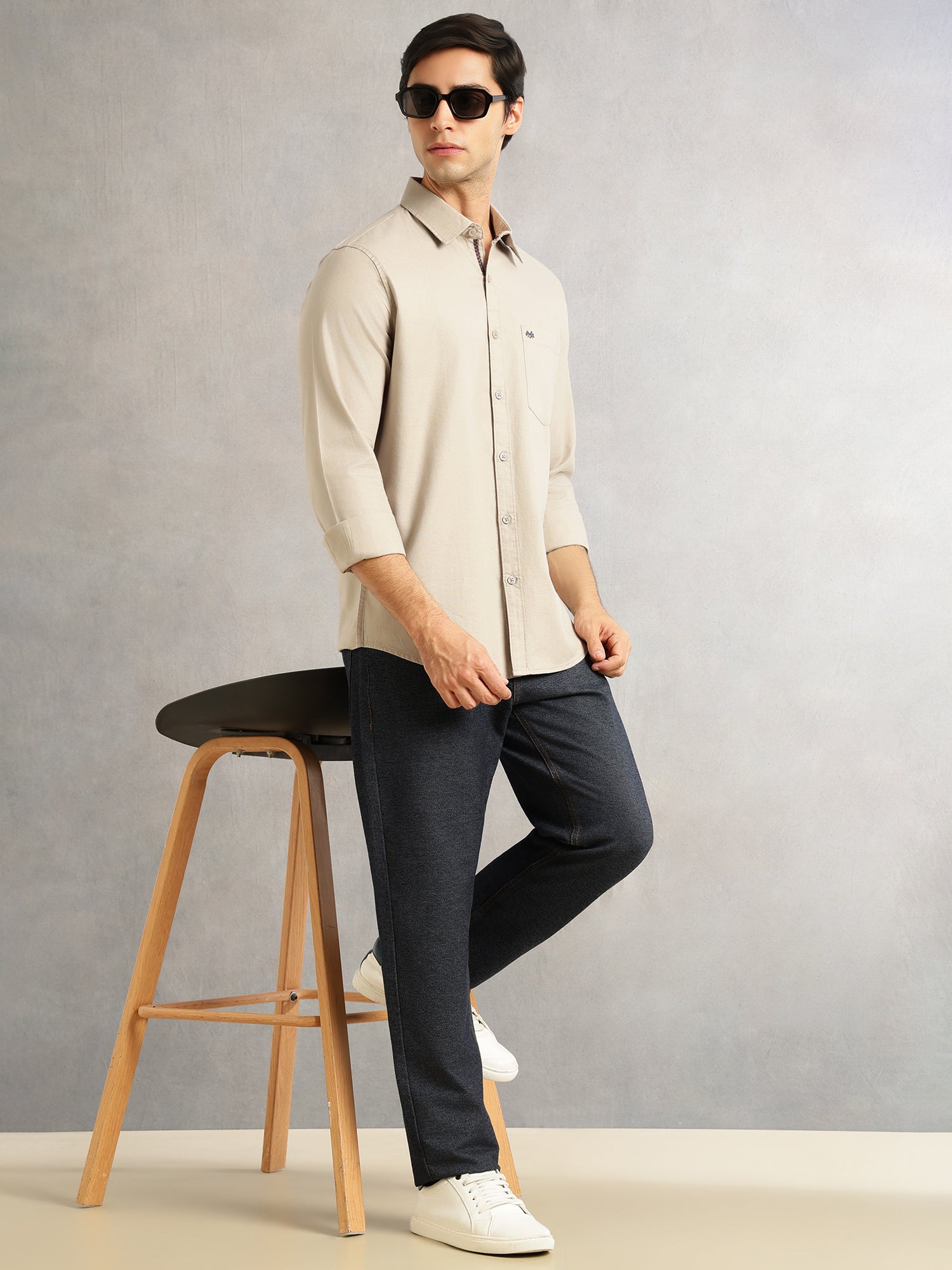 Thomas Scott Men Grey Slim Fit Long Sleeves Solid Spread Collar 100% Cotton Twill Casual Shirt