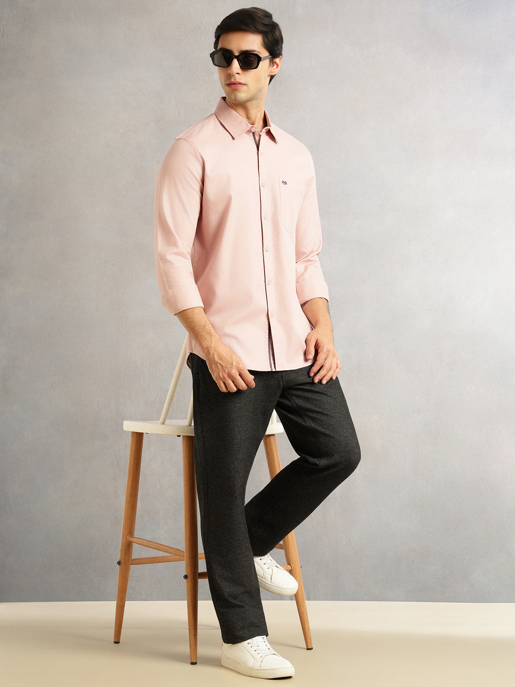 Thomas Scott Men Pink Slim Fit Long Sleeves Solid Spread Collar 100% Cotton Twill Casual Shirt