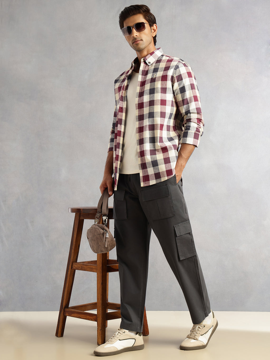 Thomas Scott Men Dark Grey Relaxed Loose Fit 100% Cotton Solid Drawstring Closure Woven Cargo Trouser