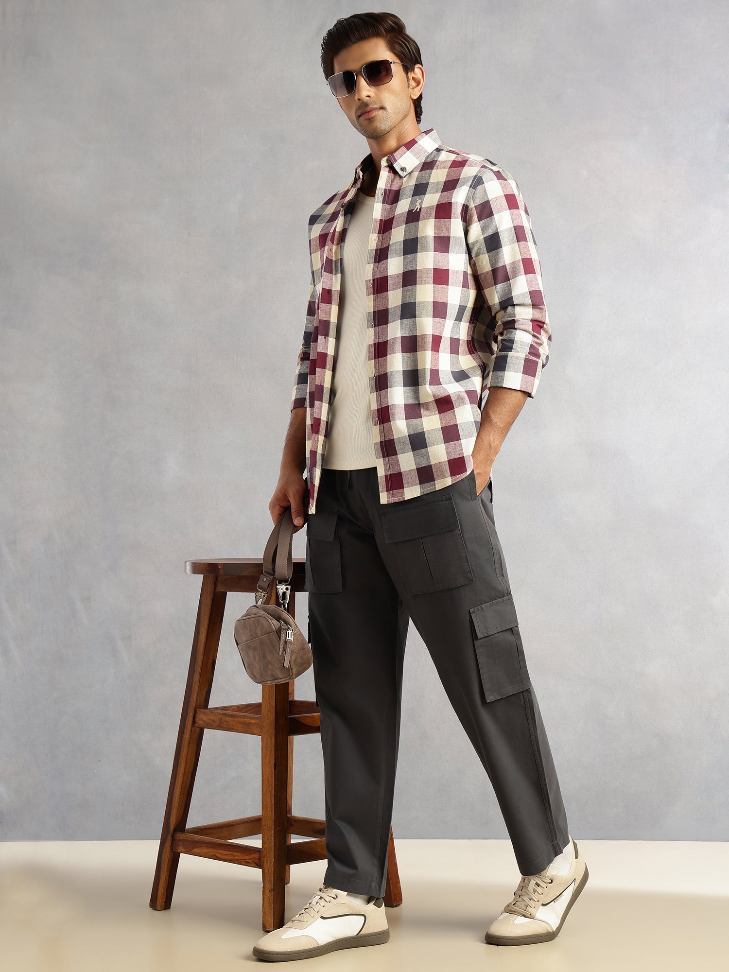 Thomas Scott Men Dark Grey Relaxed Loose Fit 100% Cotton Solid Drawstring Closure Woven Cargo Trouser