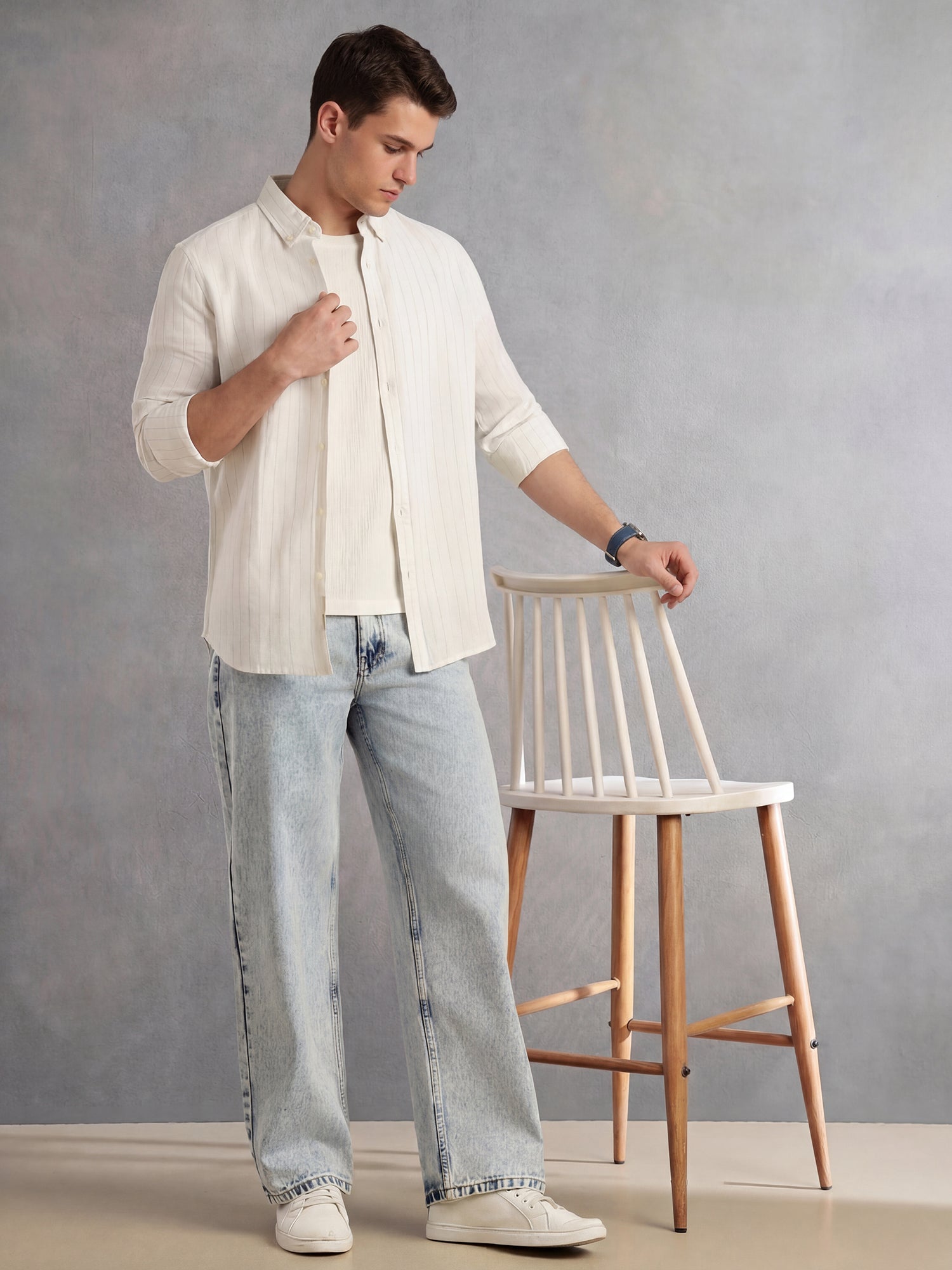 Thomas Scott Men White Slim Fit Long Sleeves Button-Down Collar Vertical Striped Linen Casual Shirt
