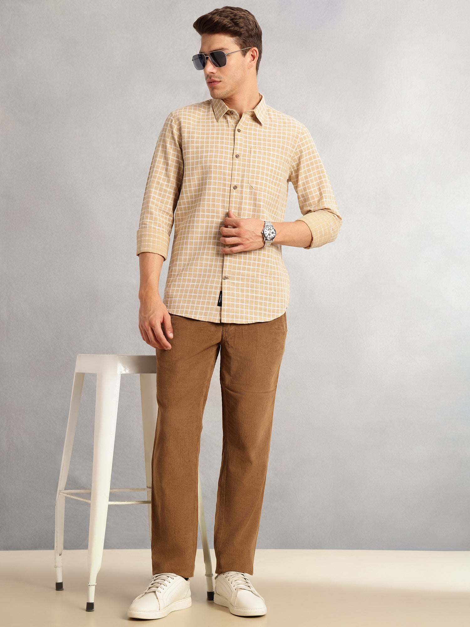 Thomas Scott Men Khaki Regular Fit Mid-Rise Textured 4-Pockets Design Corduroy Trouser