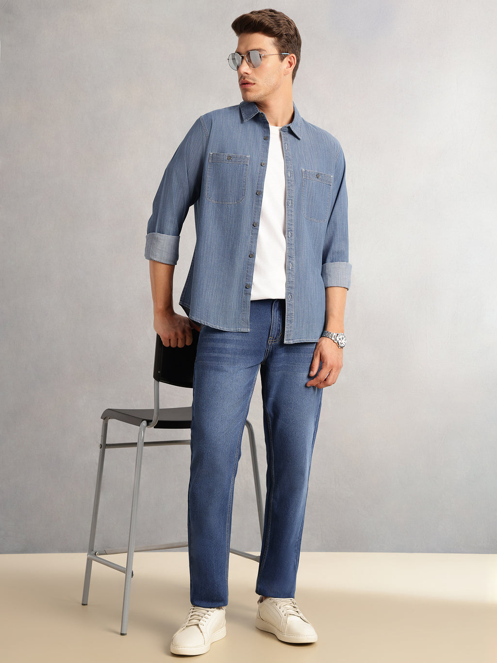 Thomas Scott Men Navy Cricket Club Collection Regular Fit Long Sleeves Spread Collar Medium Shade Cotton Denim Shirt