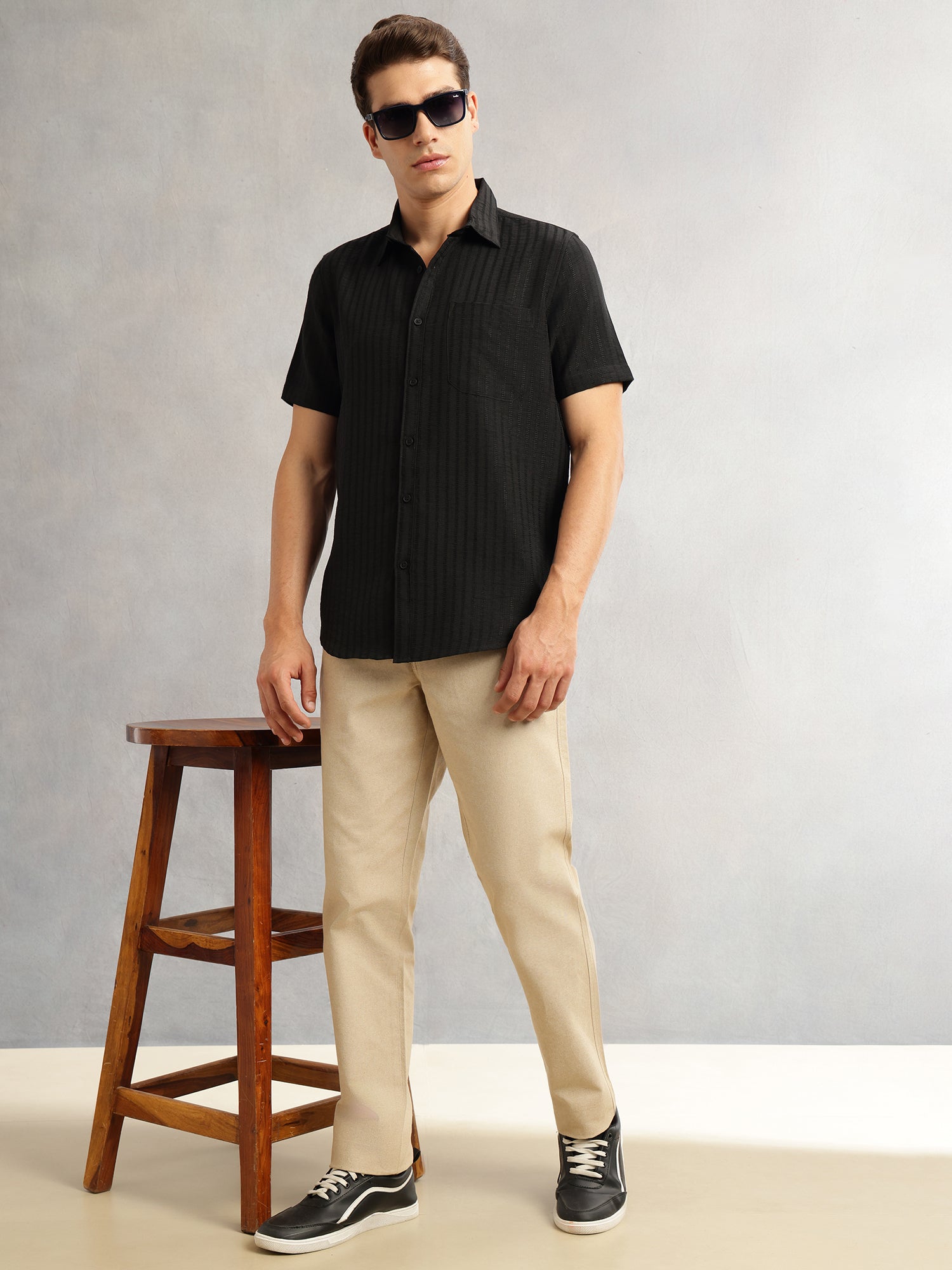 Thomas Scott Men Black Premium Regular Fit Short Sleeves Spread Collar Polyester Casual Shirt