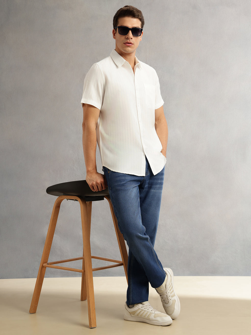 Thomas Scott Men White Premium Regular Fit Short Sleeves Spread Collar Polyester Casual Shirt