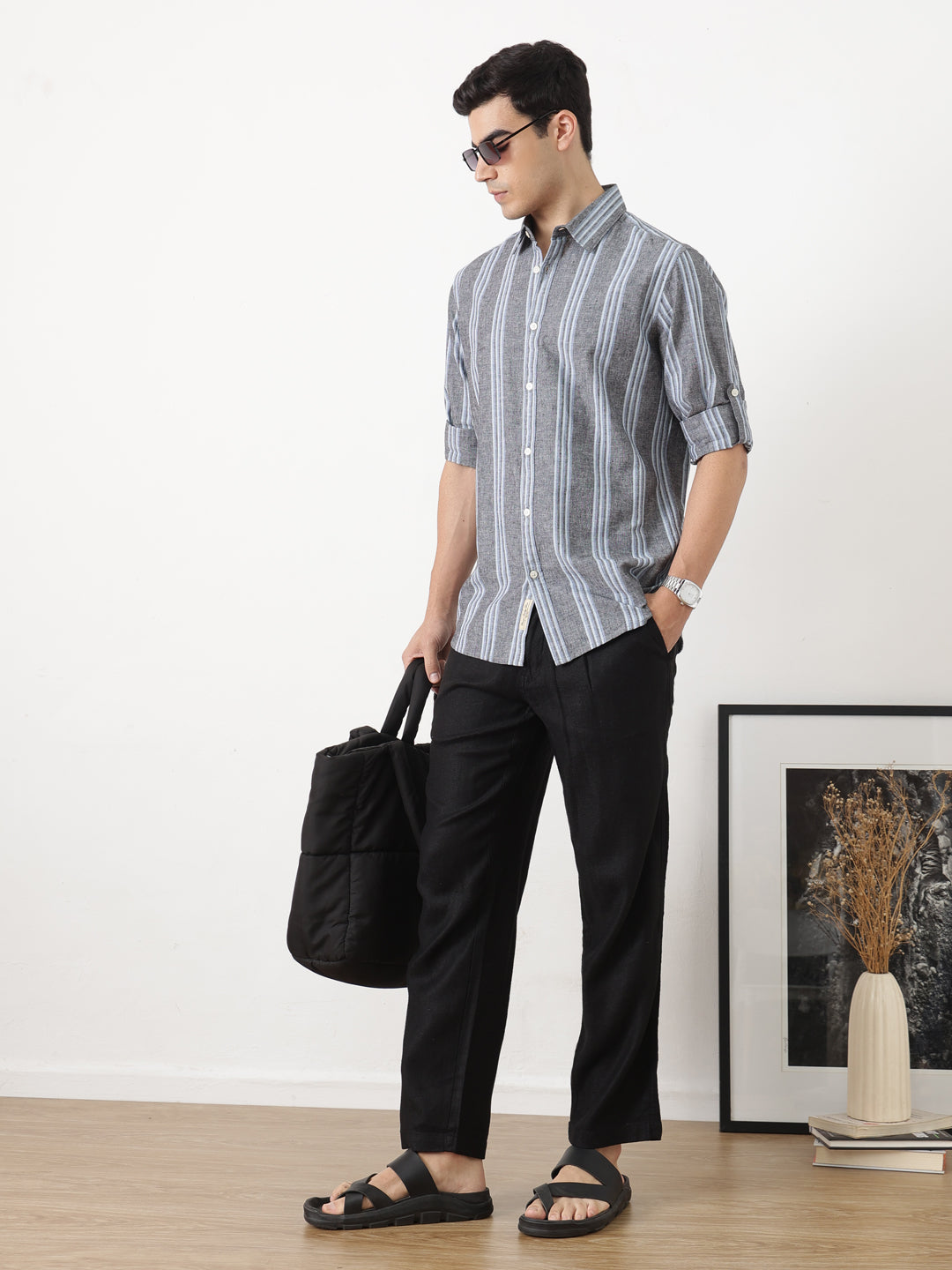 Black Smart Straight Fit Mid-Rise Solid Easy Wash Pleated Woven Linen Chinos Trouser For Men