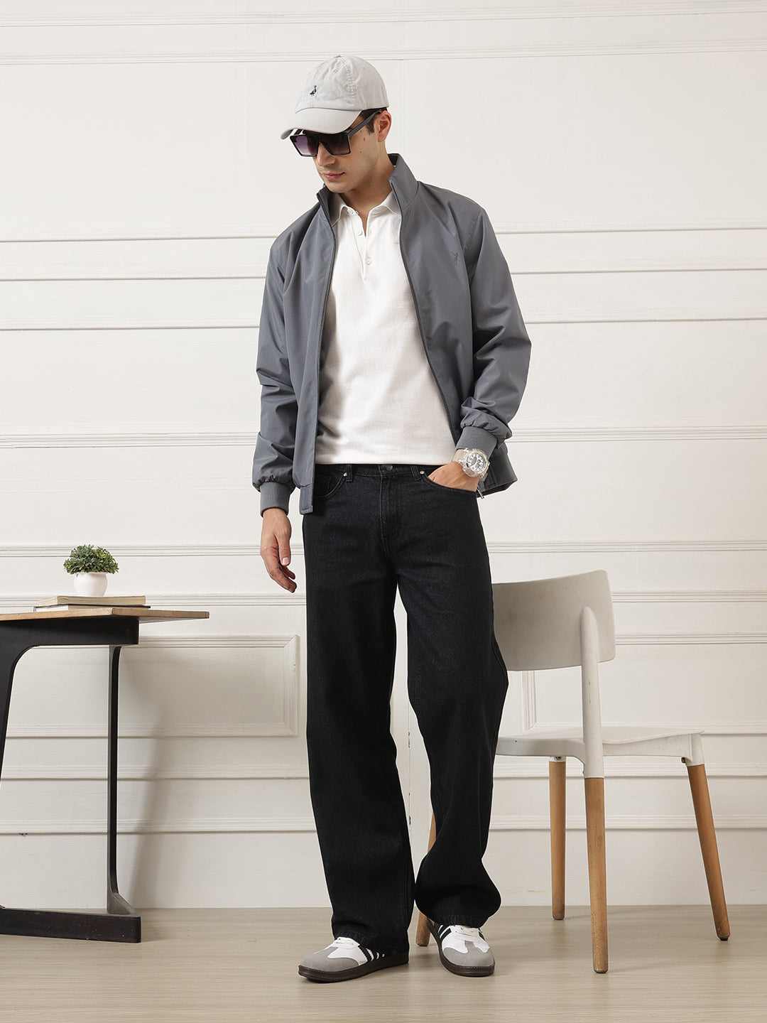 Black Smart Baggy Fit Mid-Rise No Faded Clean Look Non-Stretchable Jeans For Men