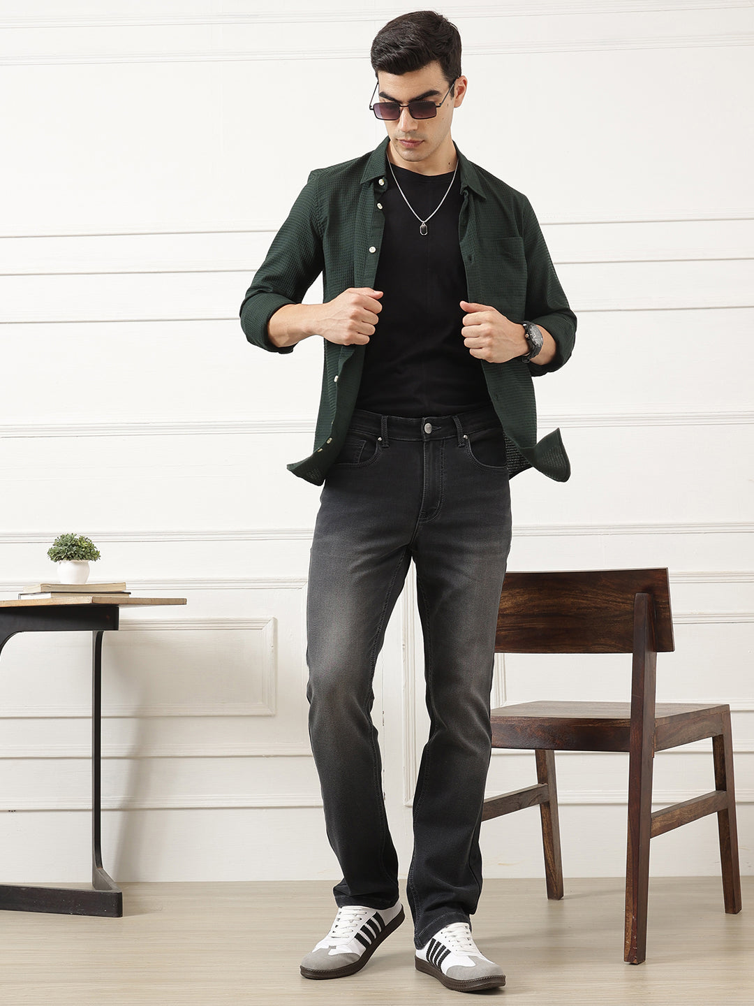 Black Smart Straight Fit Mid-Rise Clean Look Stretchable Jeans For Men